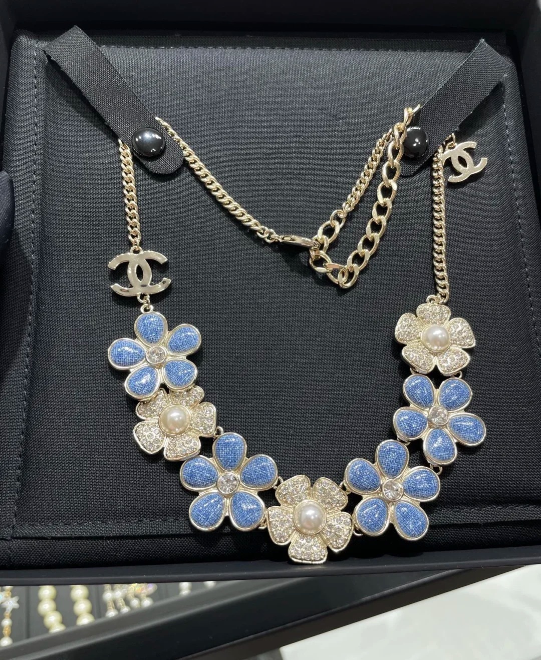 Chanel  47.18$  CODE 400-7816-R gallery