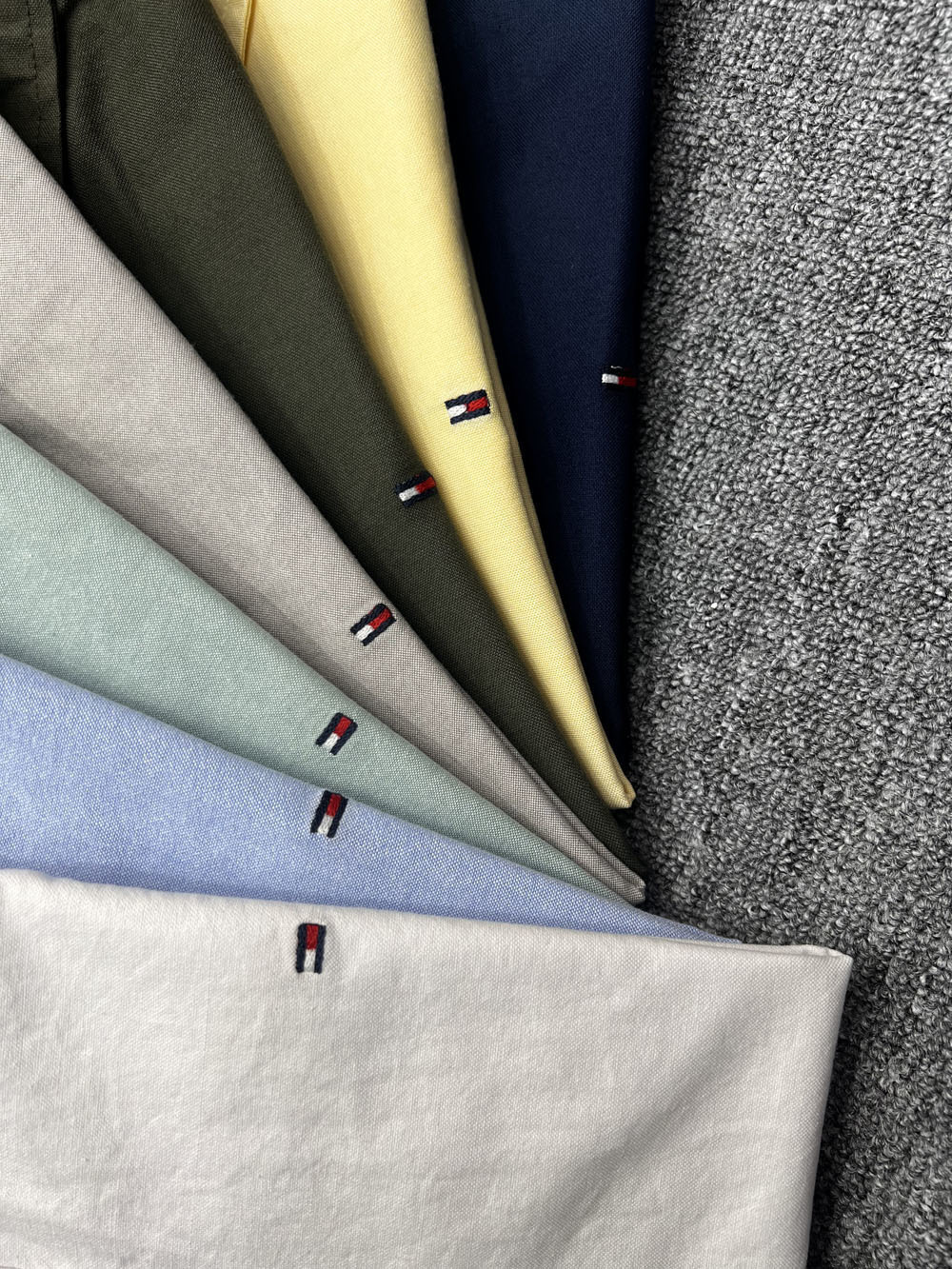 TOMMY 31.96$   code 301-7833-R gallery