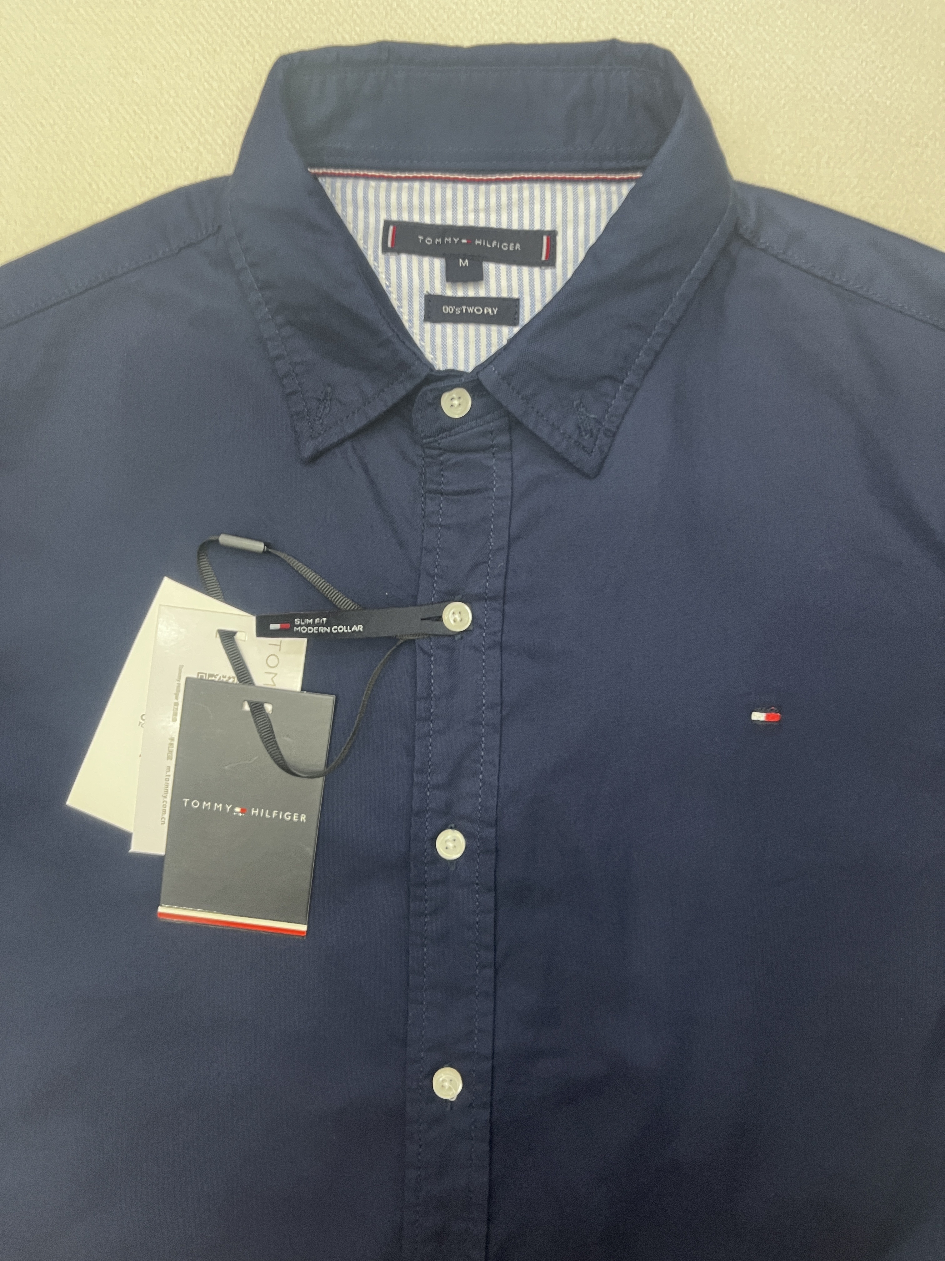 TOMMY 31.96$   code 301-7833-R gallery