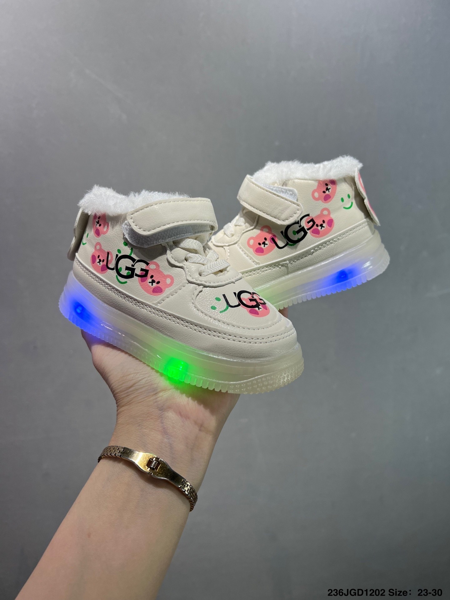 UGG  47.02$ code 294-7782-R gallery