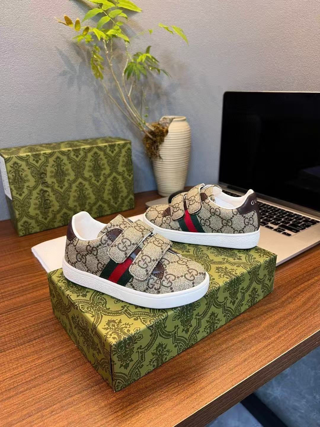 Yar3936 GUCCI kids 46.99$ gallery