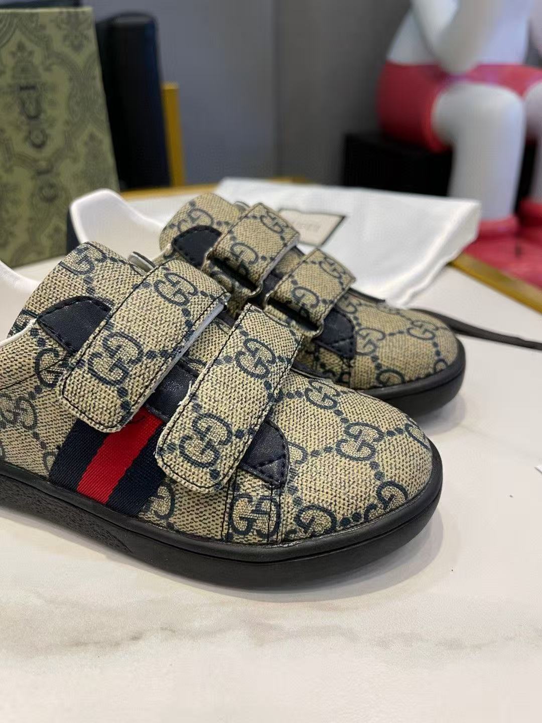 Yar3936 GUCCI kids 46.99$ gallery