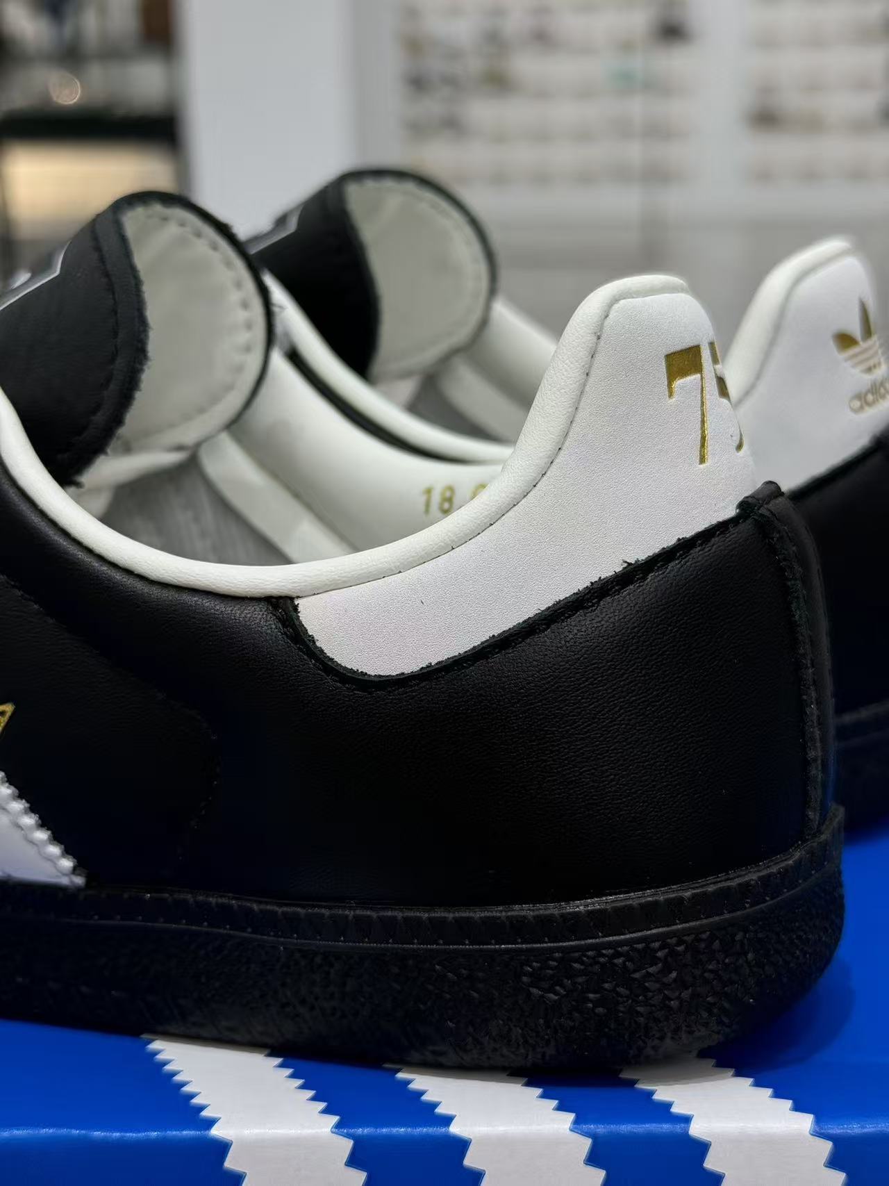 Yar3966 adidas samba 59.99$ gallery