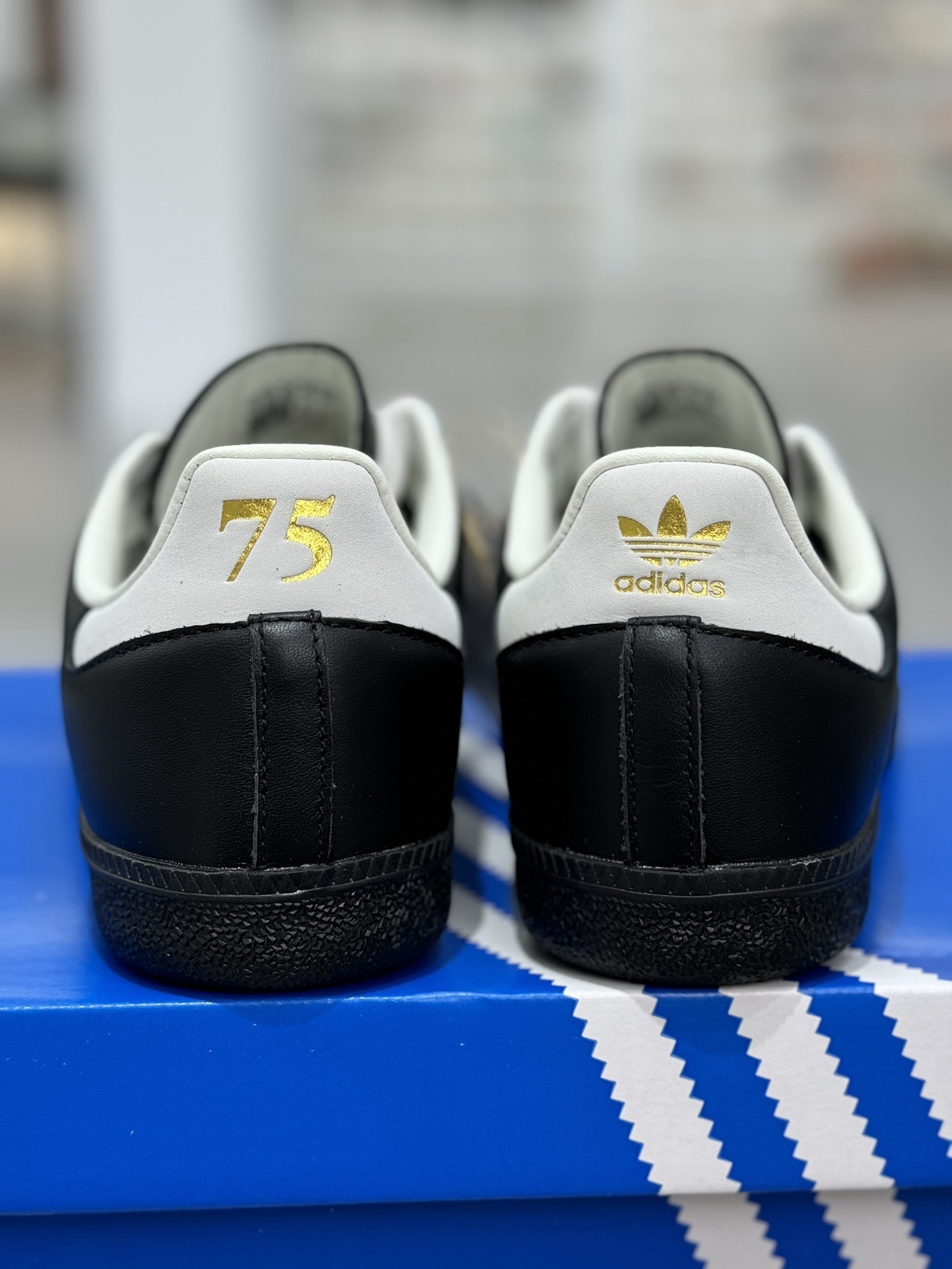 Yar3966 adidas samba 59.99$ gallery