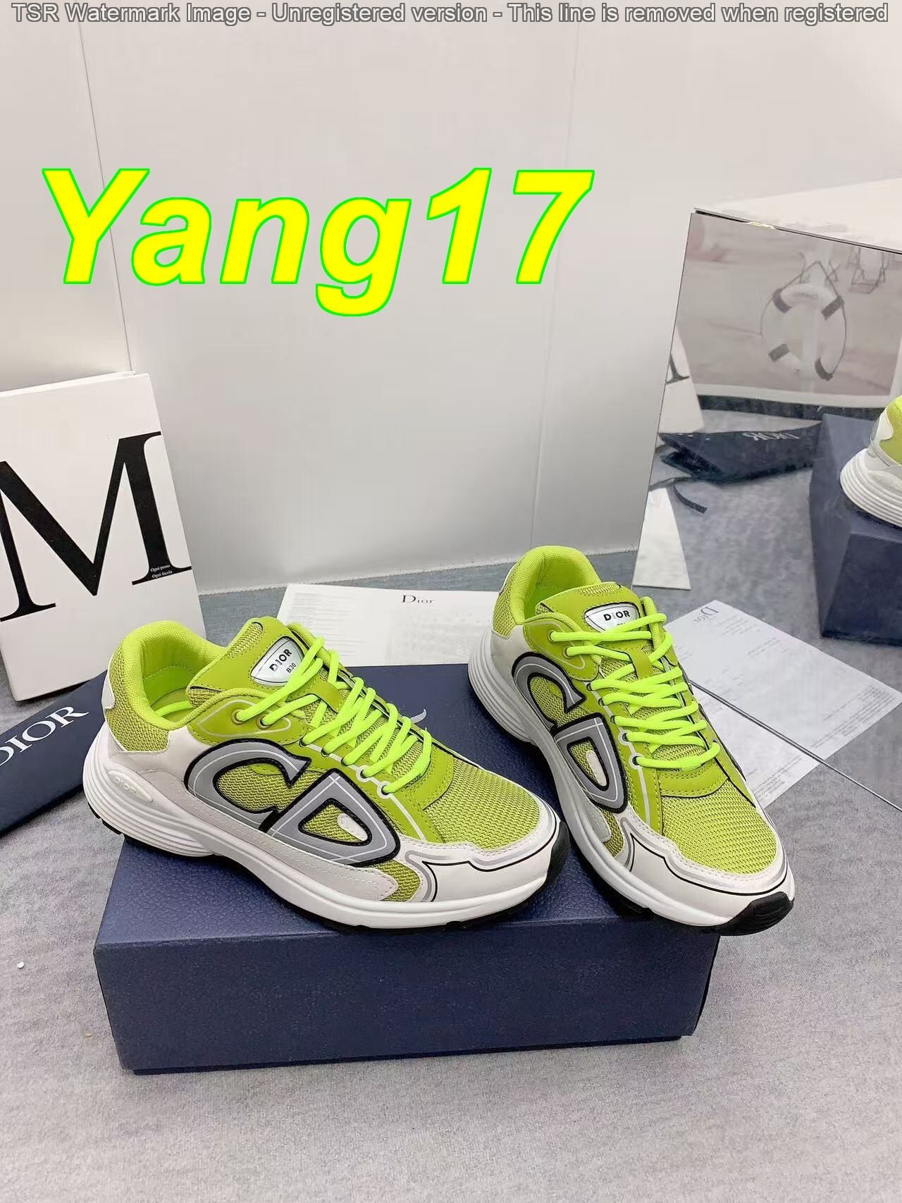 Yar3984 DIOR B30 59$ with box gallery