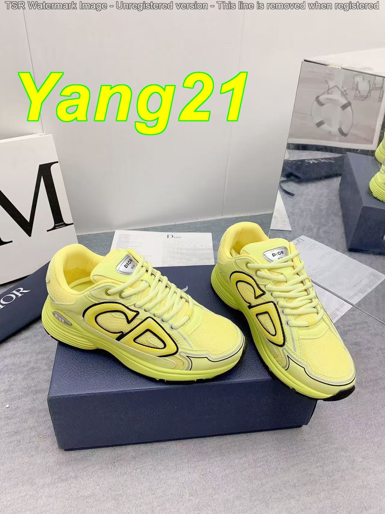 Yar3984 DIOR B30 59$ with box gallery