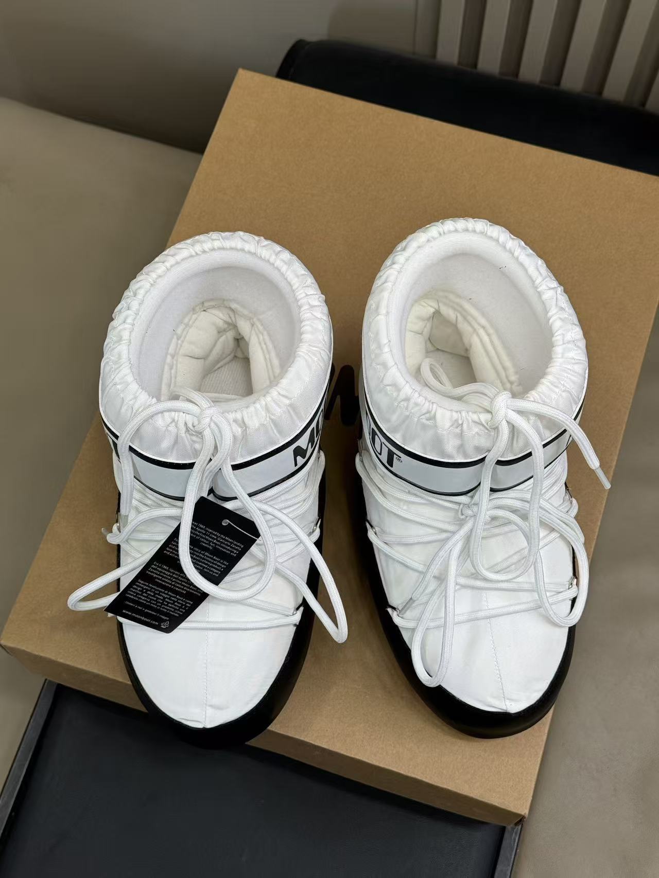 Yar3988 MOONBOOT 120$ gallery