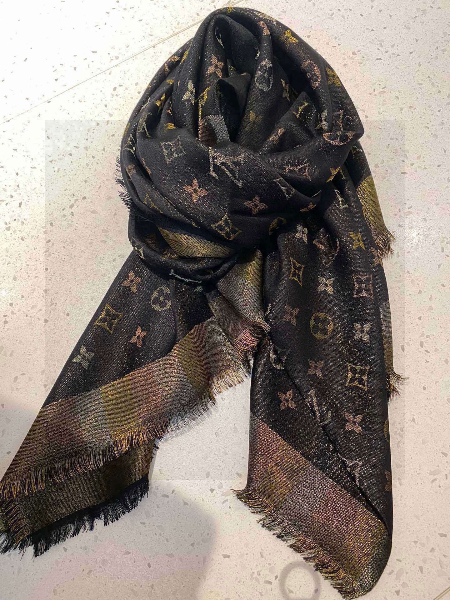 Yar3996 $28 LV  WJ gallery