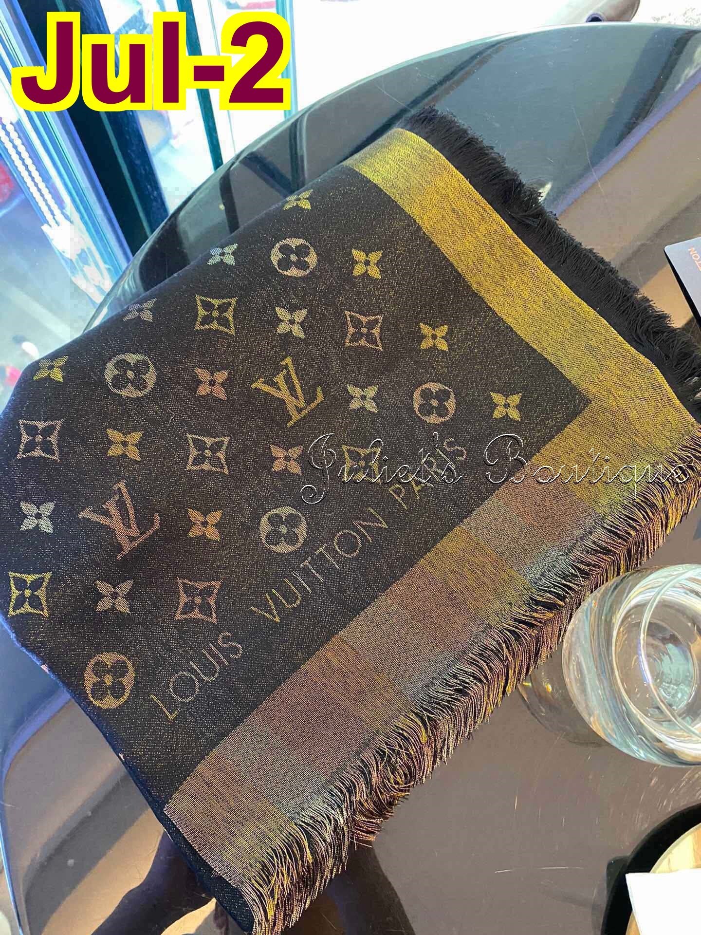 Yar3996 $28 LV  WJ gallery