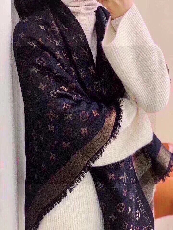 Yar3996 $28 LV  WJ gallery