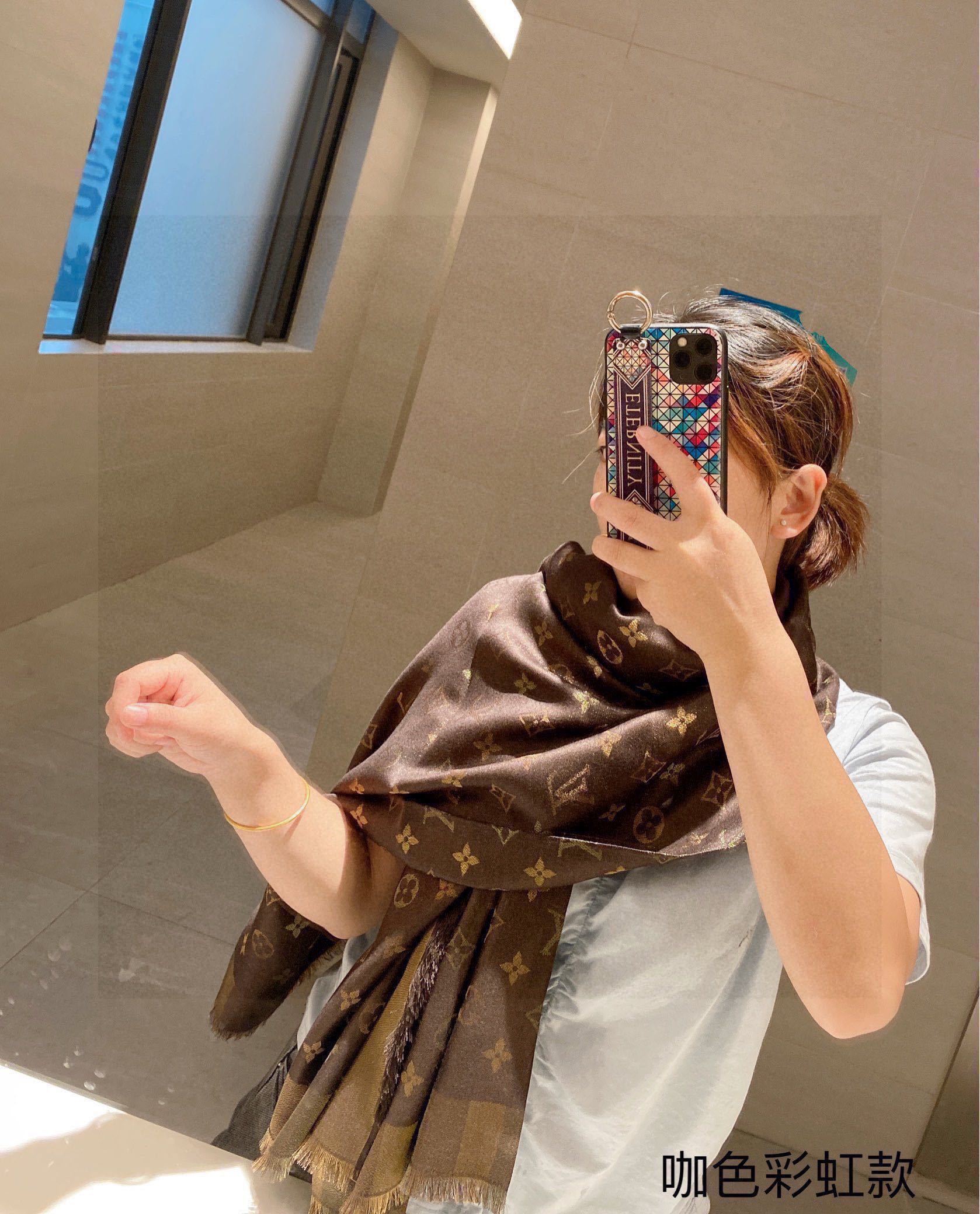 Yar3996 $28 LV  WJ gallery