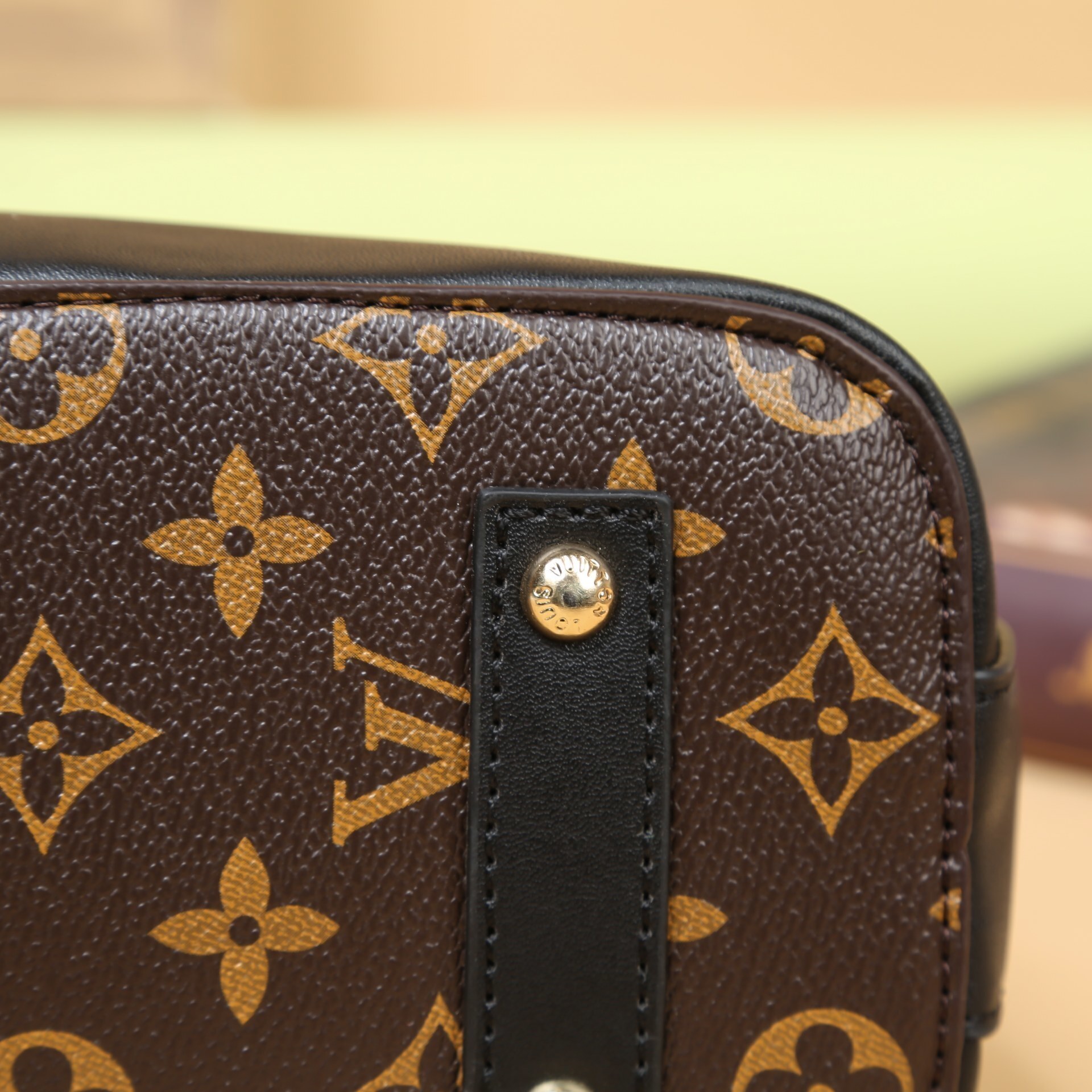 Yar4003 LV TOP 62$ YZBB gallery