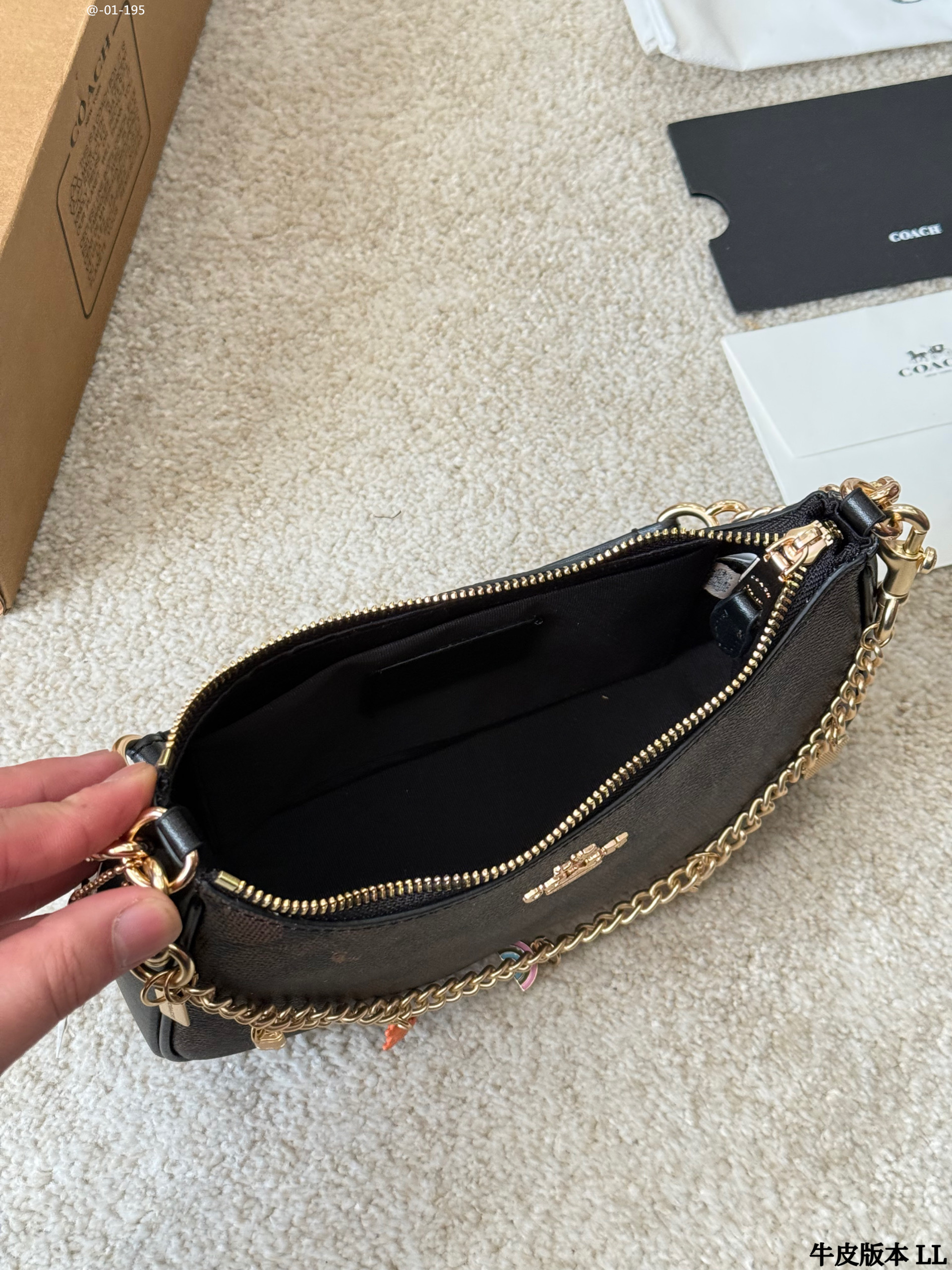 Yar4036 Coach 52$ gallery