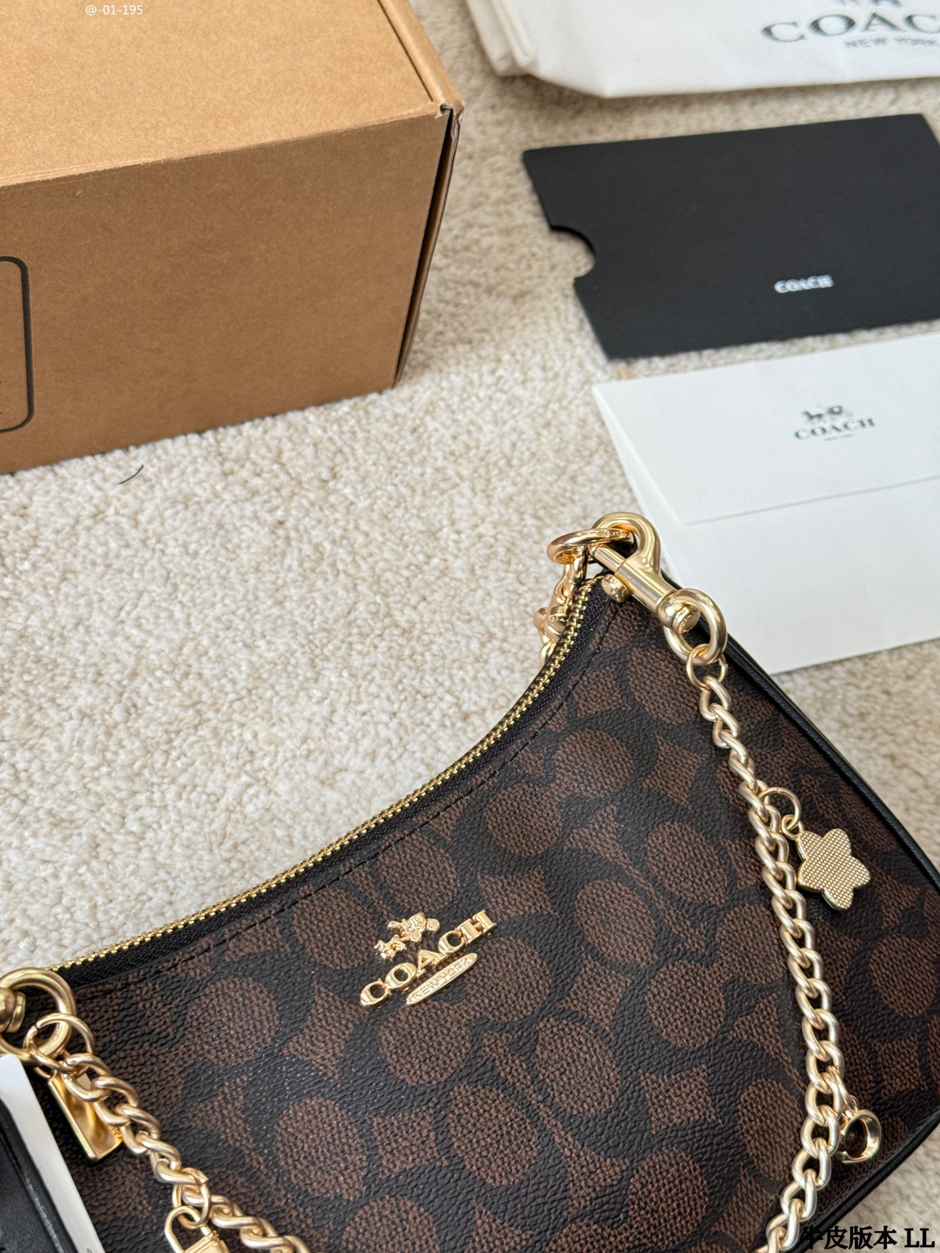 Yar4036 Coach 52$ gallery