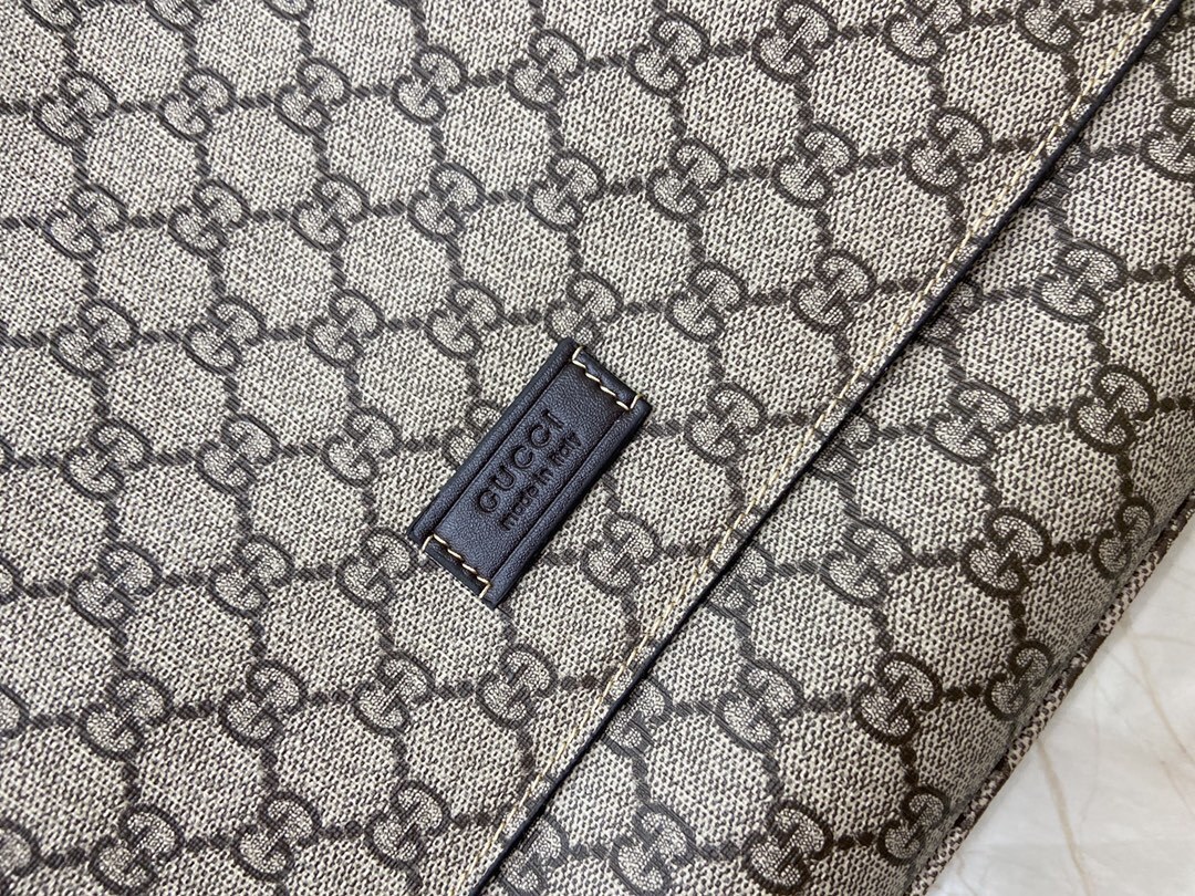 Yar4037 GUCCI  64$ gallery