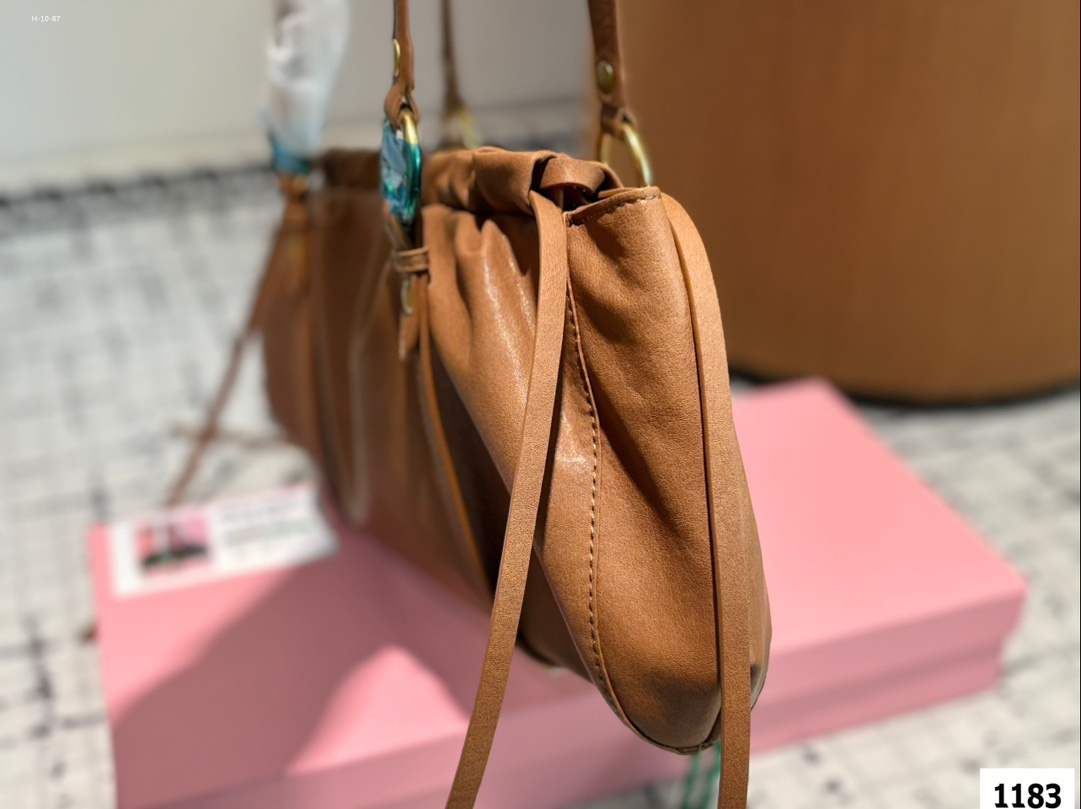 Yar4039 MIUMIU 62$ gallery