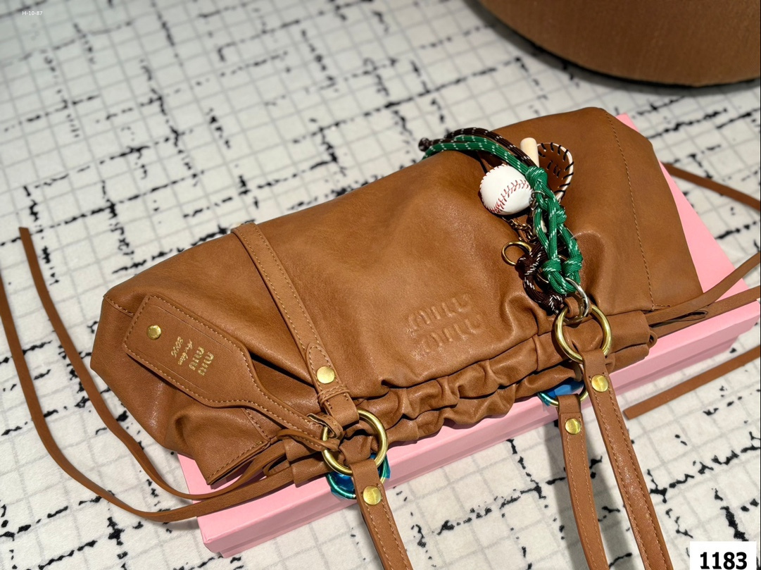 Yar4039 MIUMIU 62$ gallery