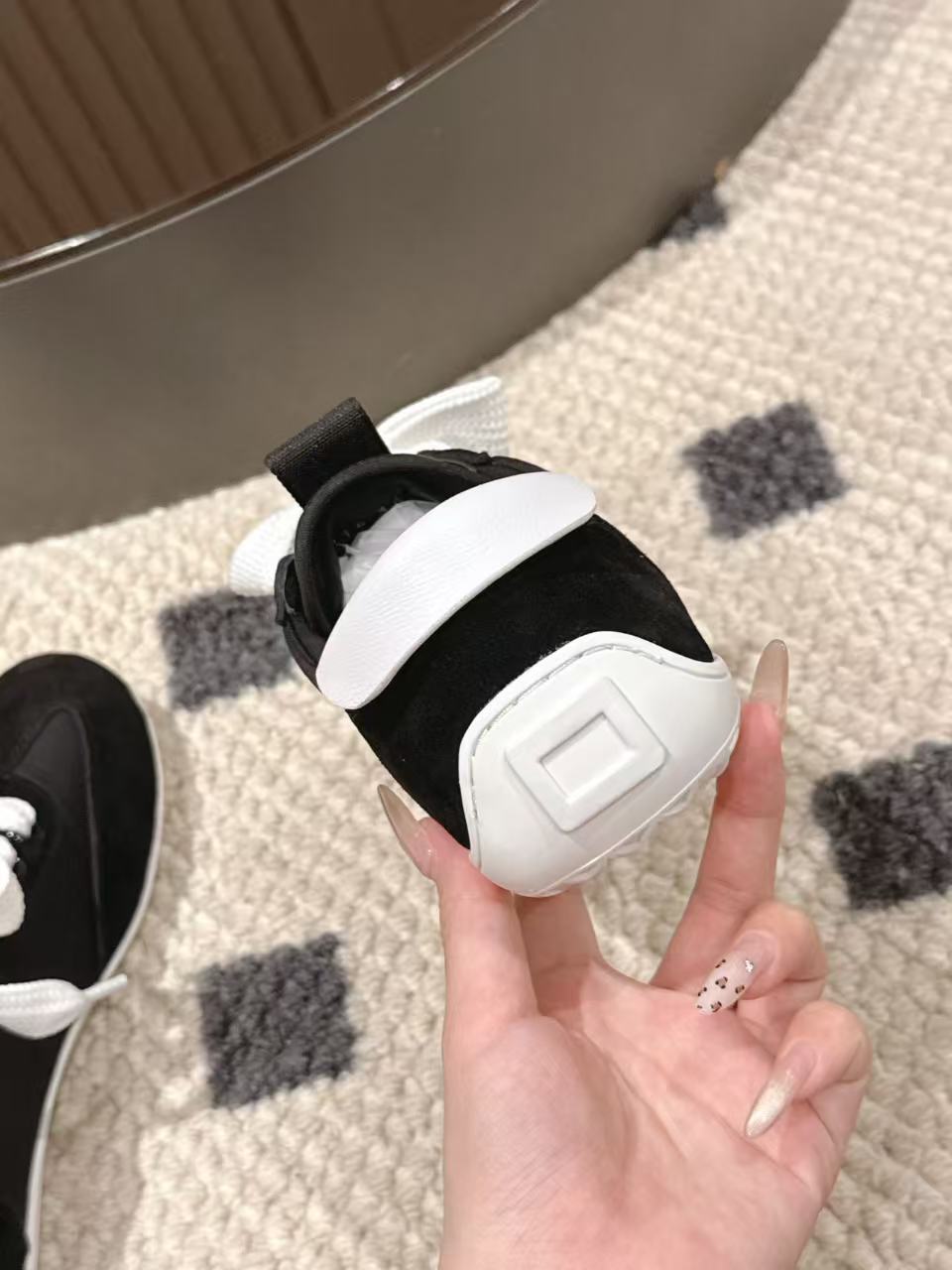 Yar4040 Roger Vivier 58$ gallery