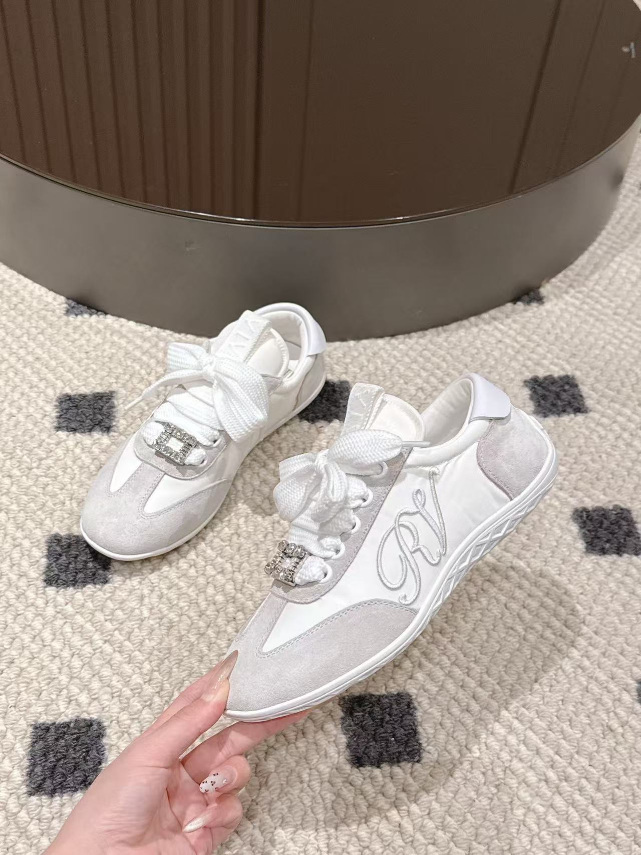 Yar4040 Roger Vivier 58$ gallery