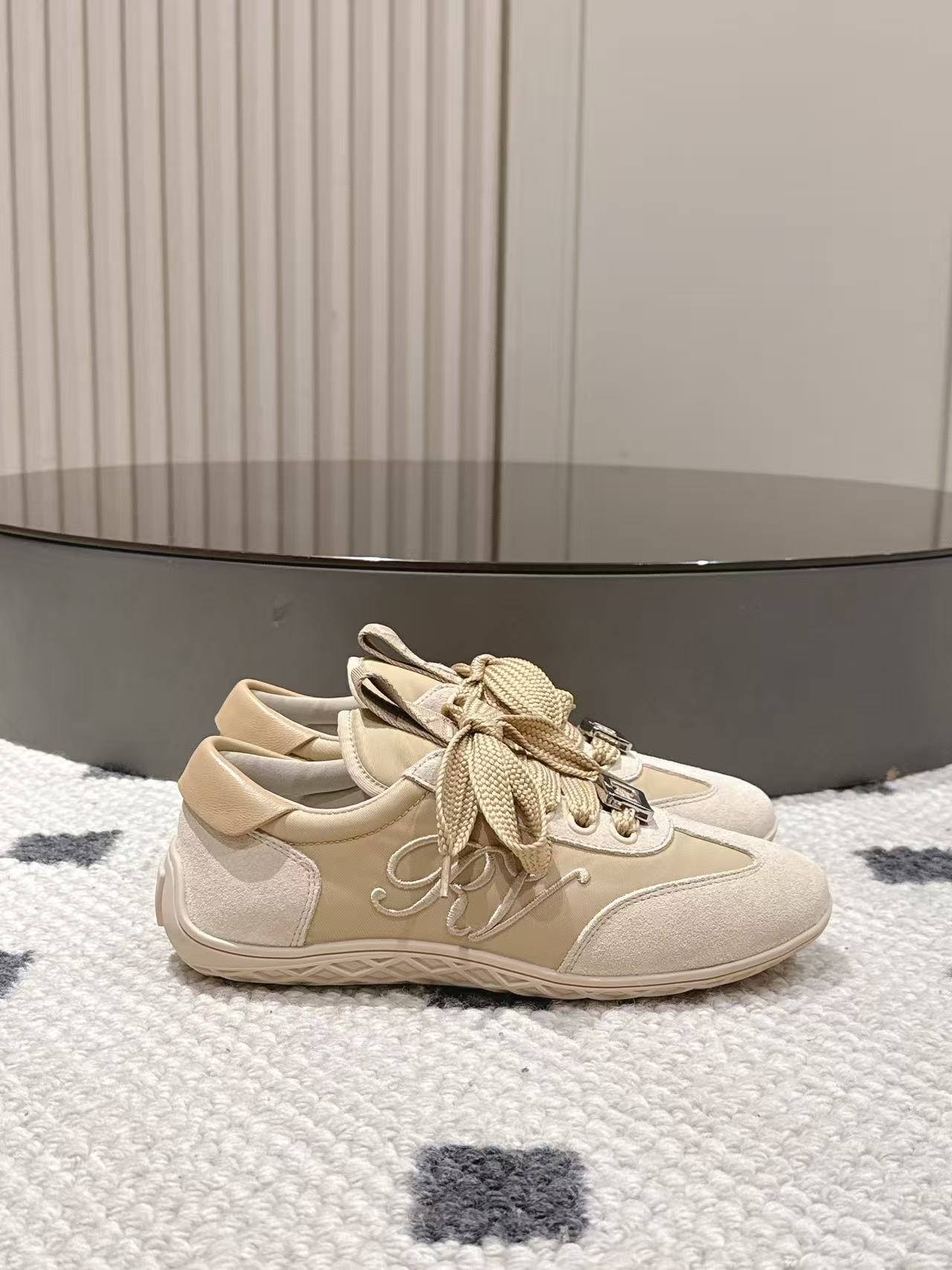 Yar4040 Roger Vivier 58$ gallery