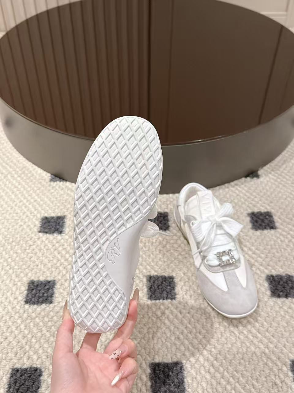 Yar4040 Roger Vivier 58$ gallery