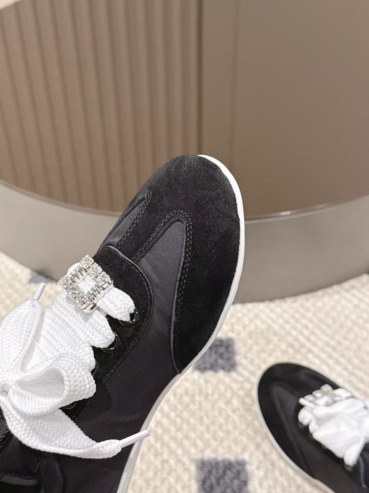 Yar4040 Roger Vivier 58$ gallery