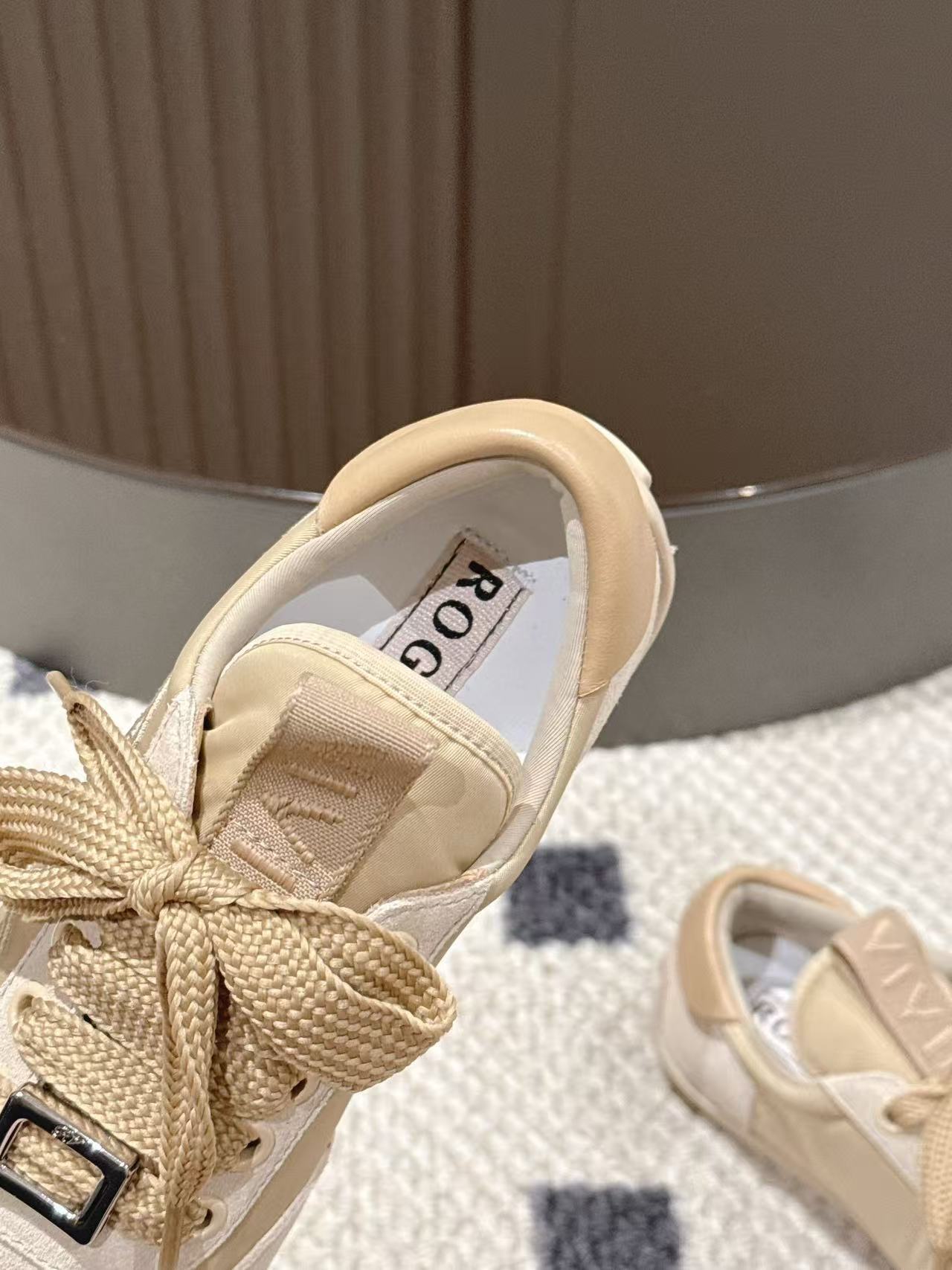 Yar4040 Roger Vivier 58$ gallery