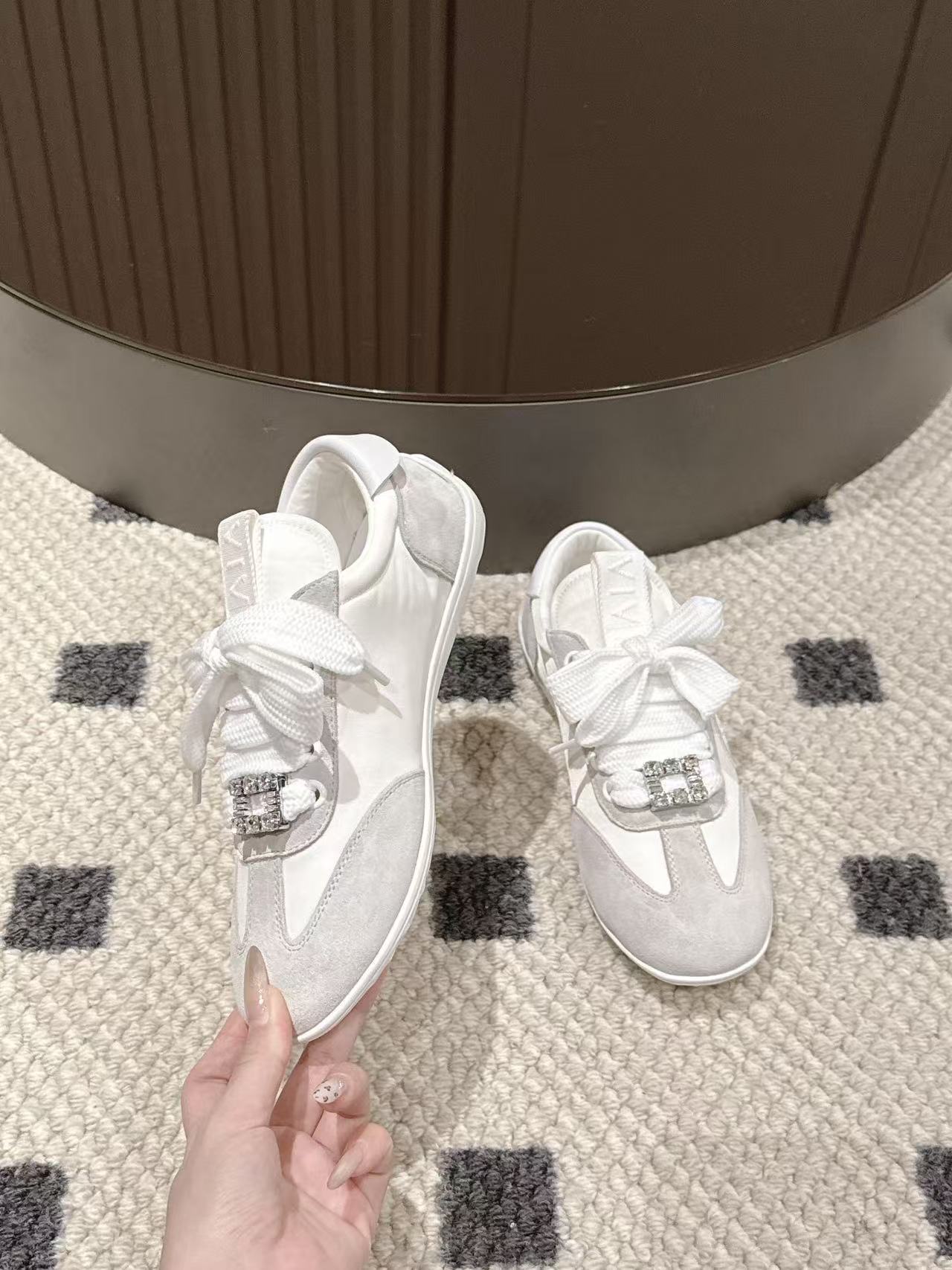 Yar4040 Roger Vivier 58$ gallery