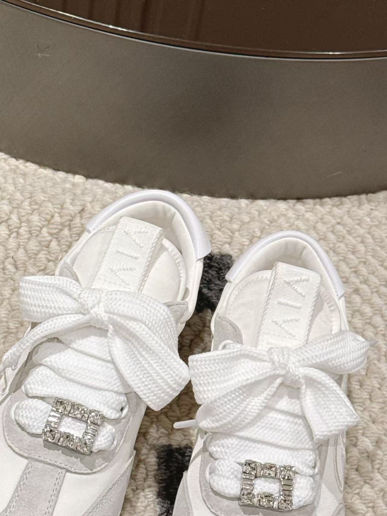 Yar4040 Roger Vivier 58$ gallery