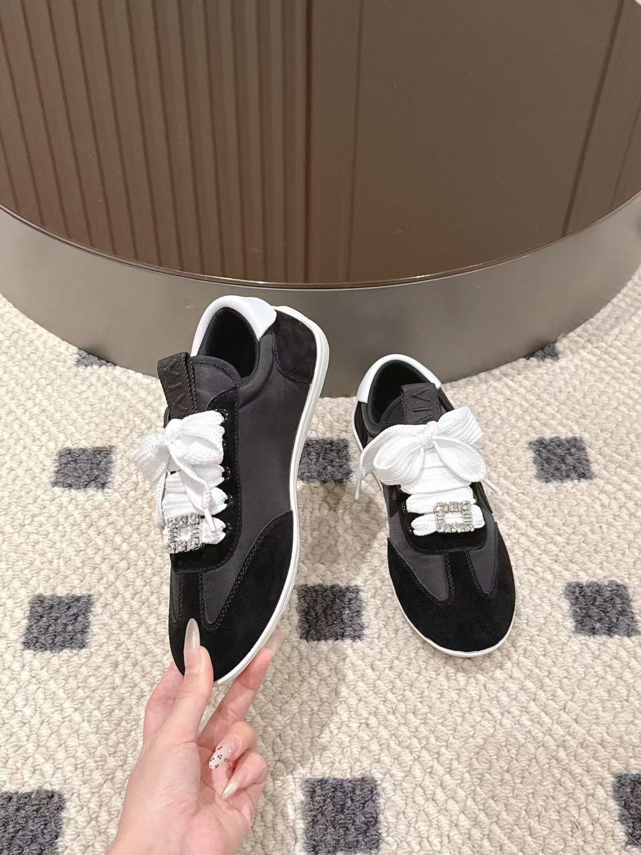 Yar4040 Roger Vivier 58$ gallery