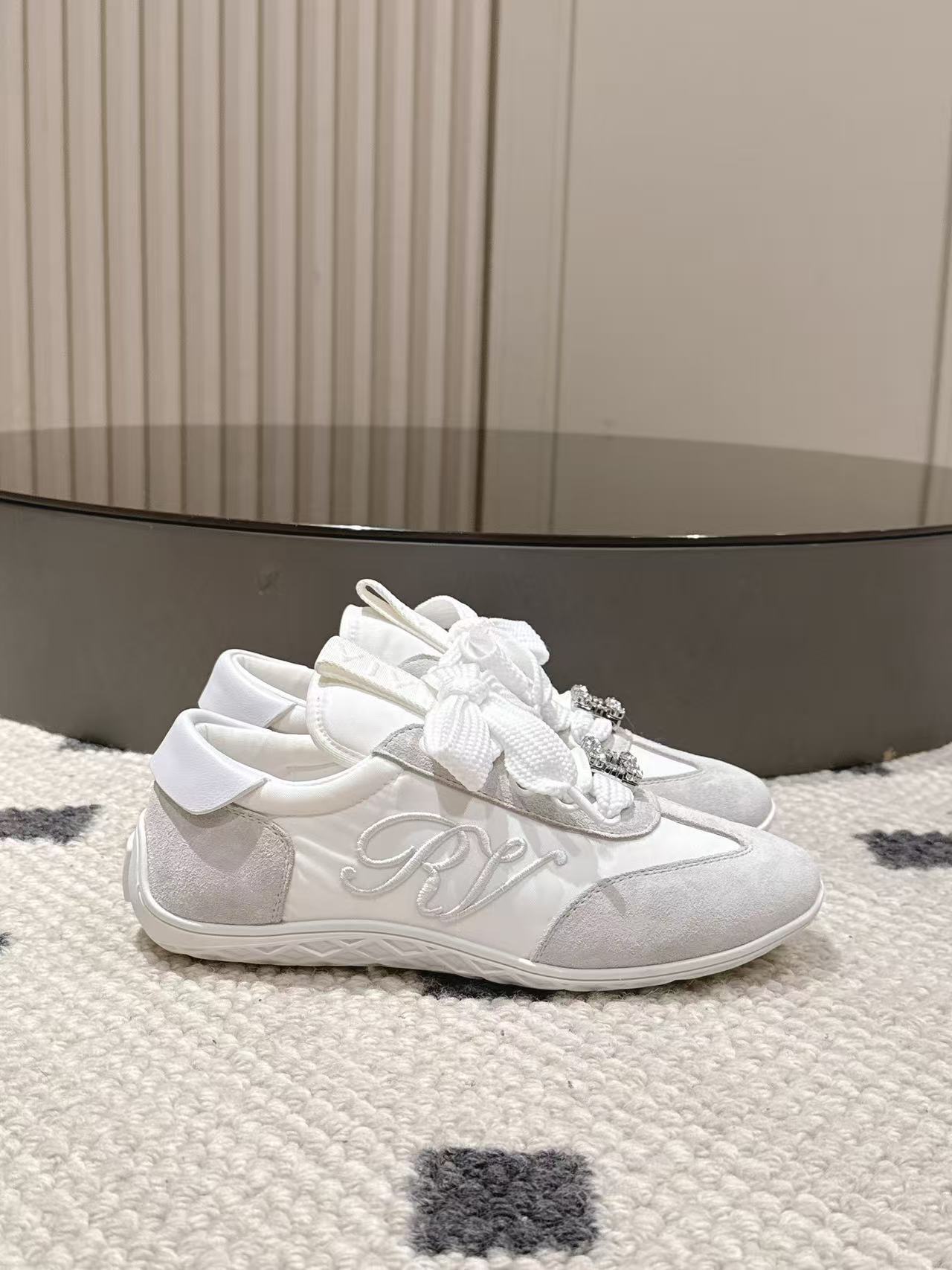 Yar4040 Roger Vivier 58$ gallery