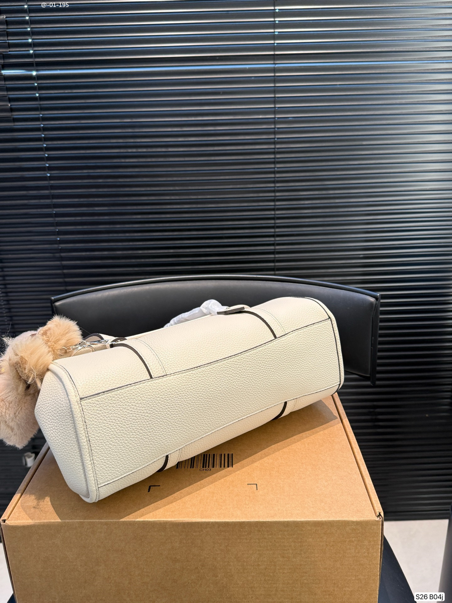 Yar4045 Coach 62$ gallery