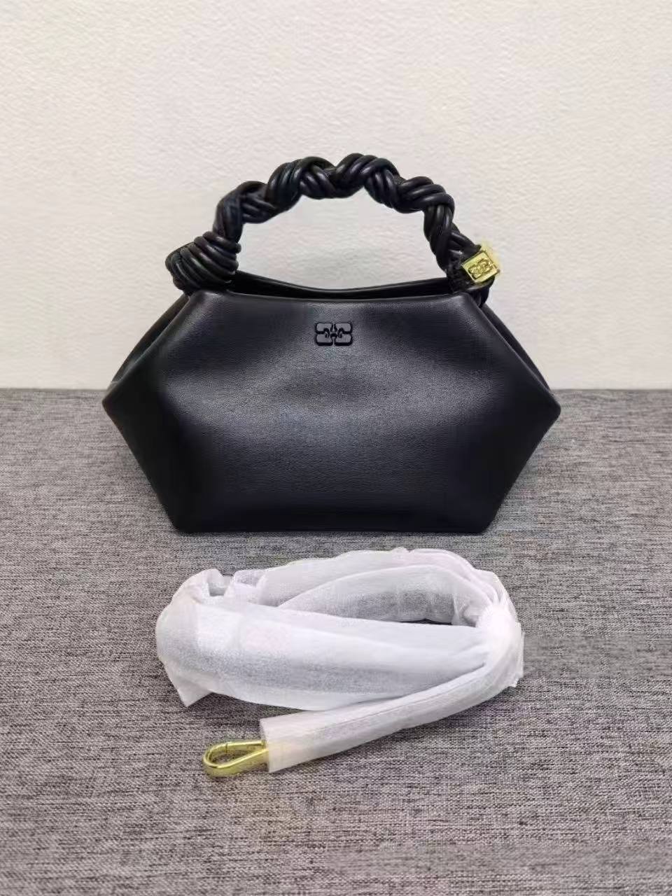 Yar4051 GANNI 69$ gallery