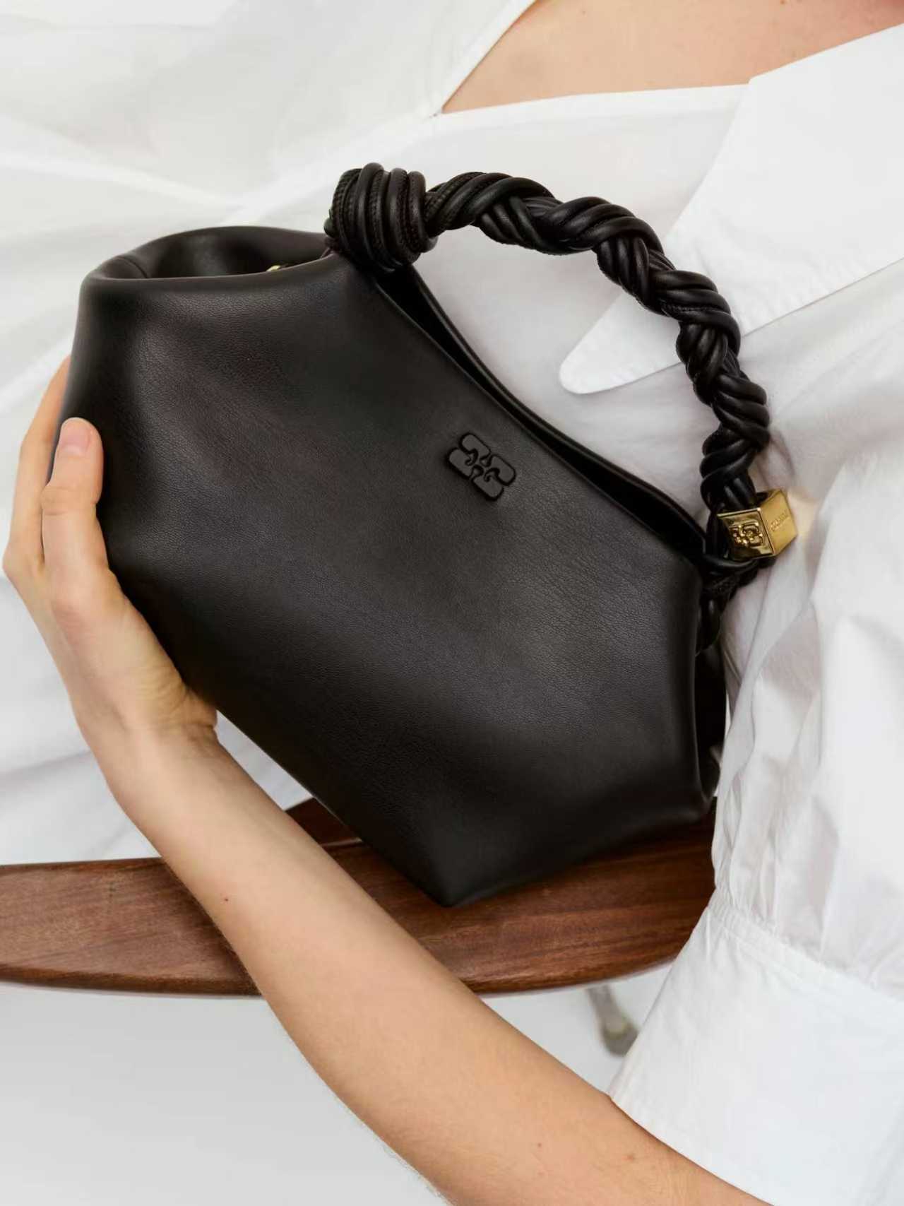 Yar4051 GANNI 69$ gallery