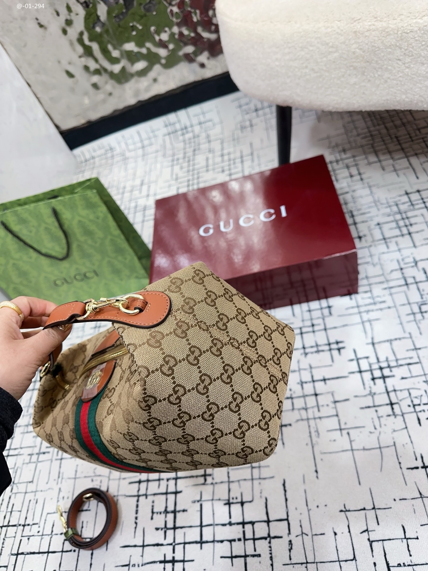 Yar4066 GUCCI 62.99$ gallery