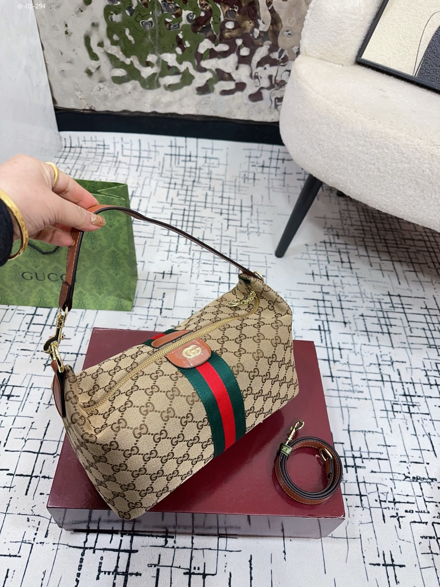 Yar4066 GUCCI 62.99$ gallery