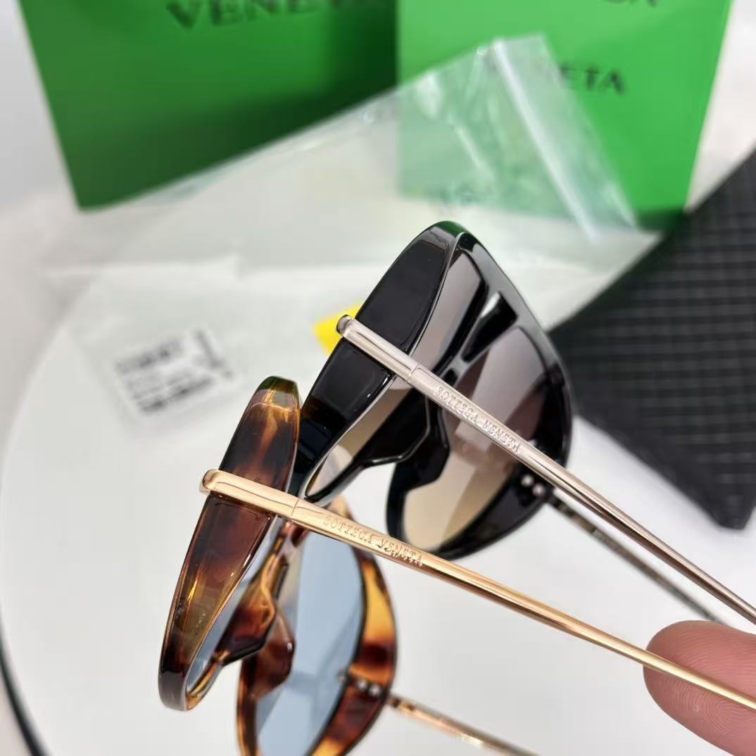 Yar4071 BOTTEGA VENETA 58.99$ gallery