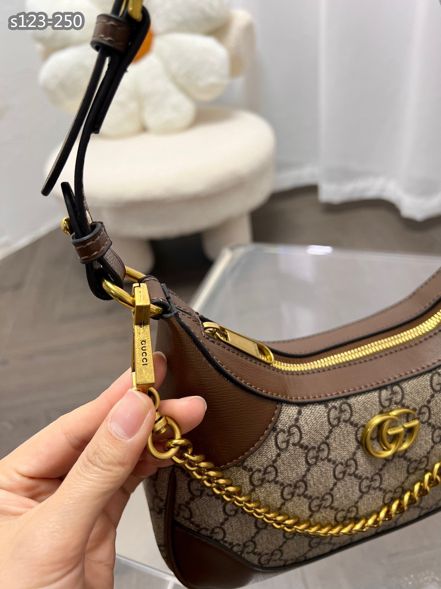 Yar4073 Gucci 62$ gallery