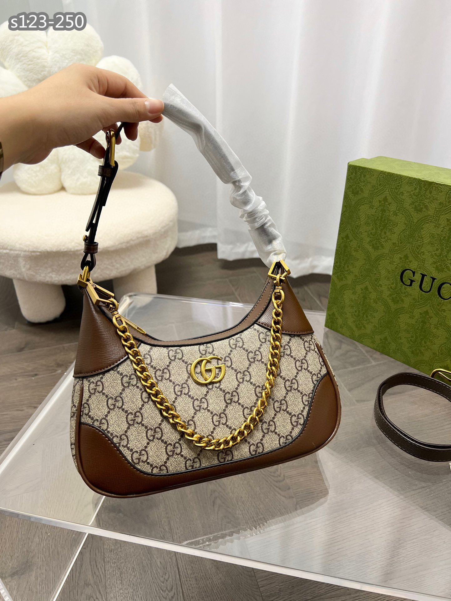 Yar4073 Gucci 62$ gallery