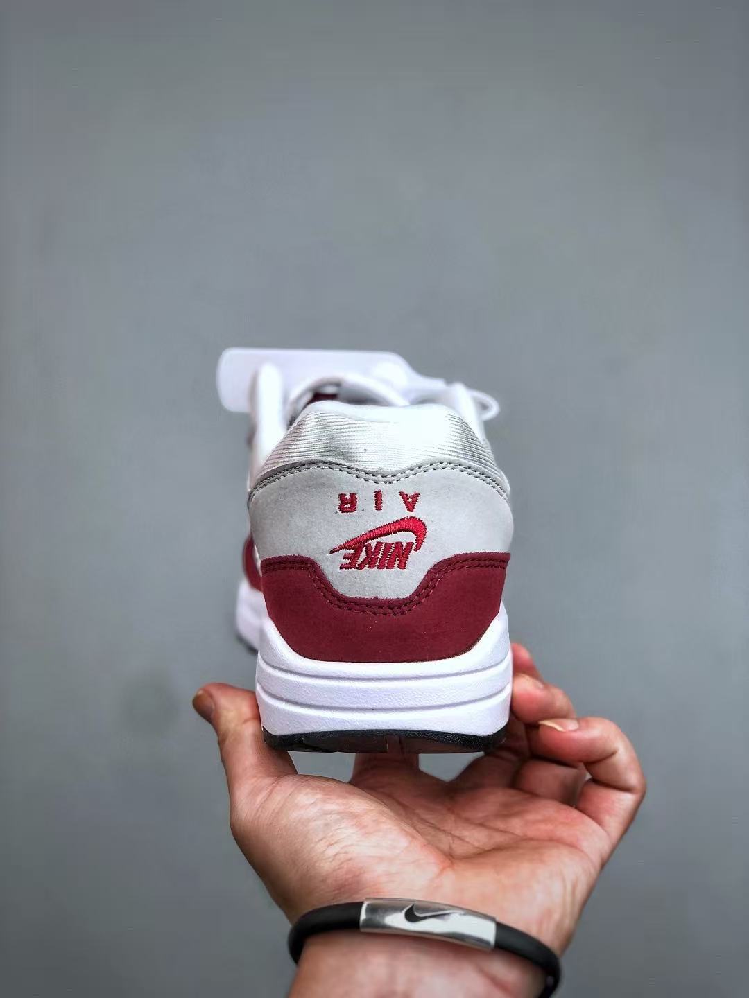 Yar4074 NIKE 58$ gallery