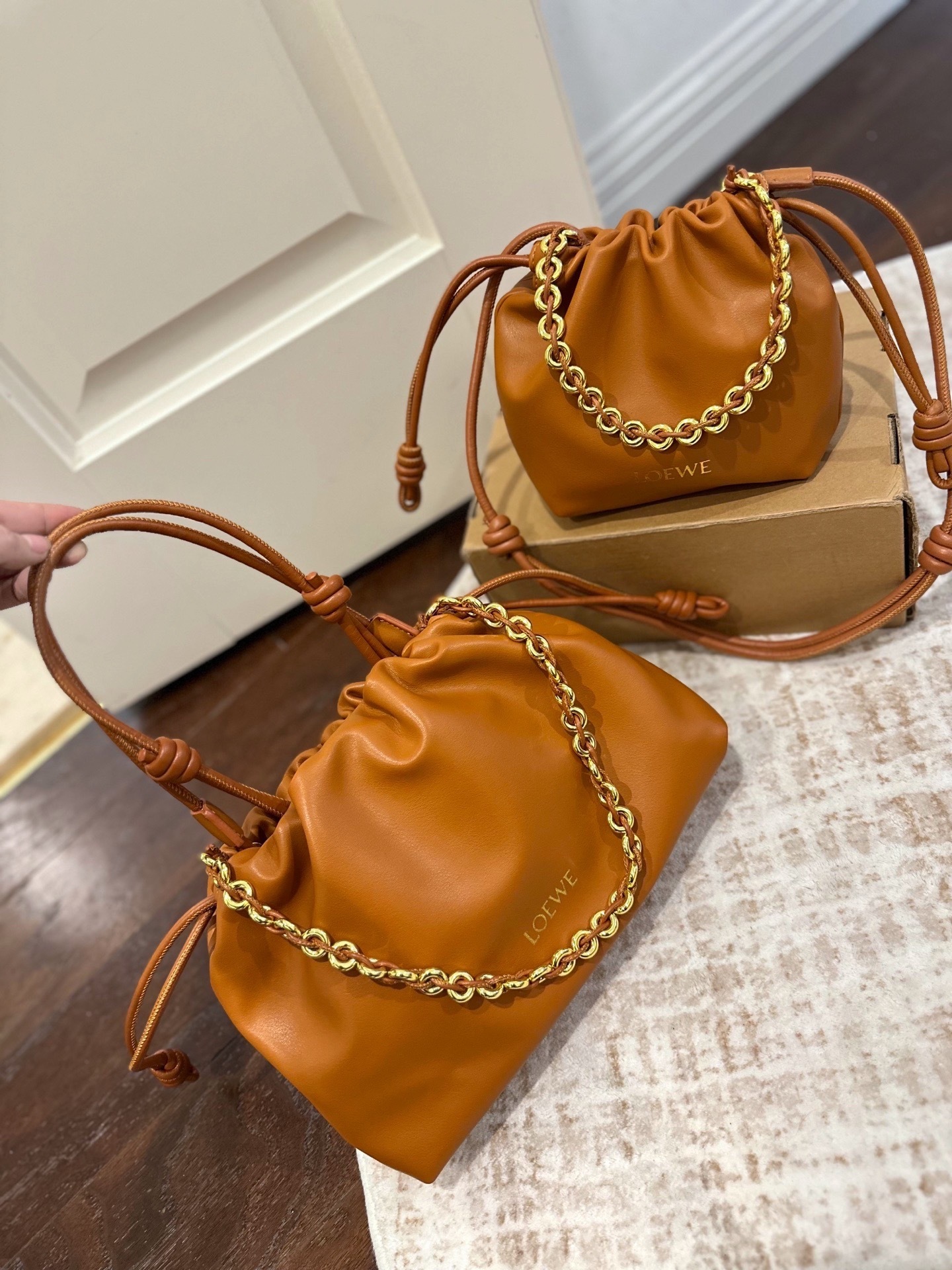 LOEVE 82-88$ ID:A0075 gallery