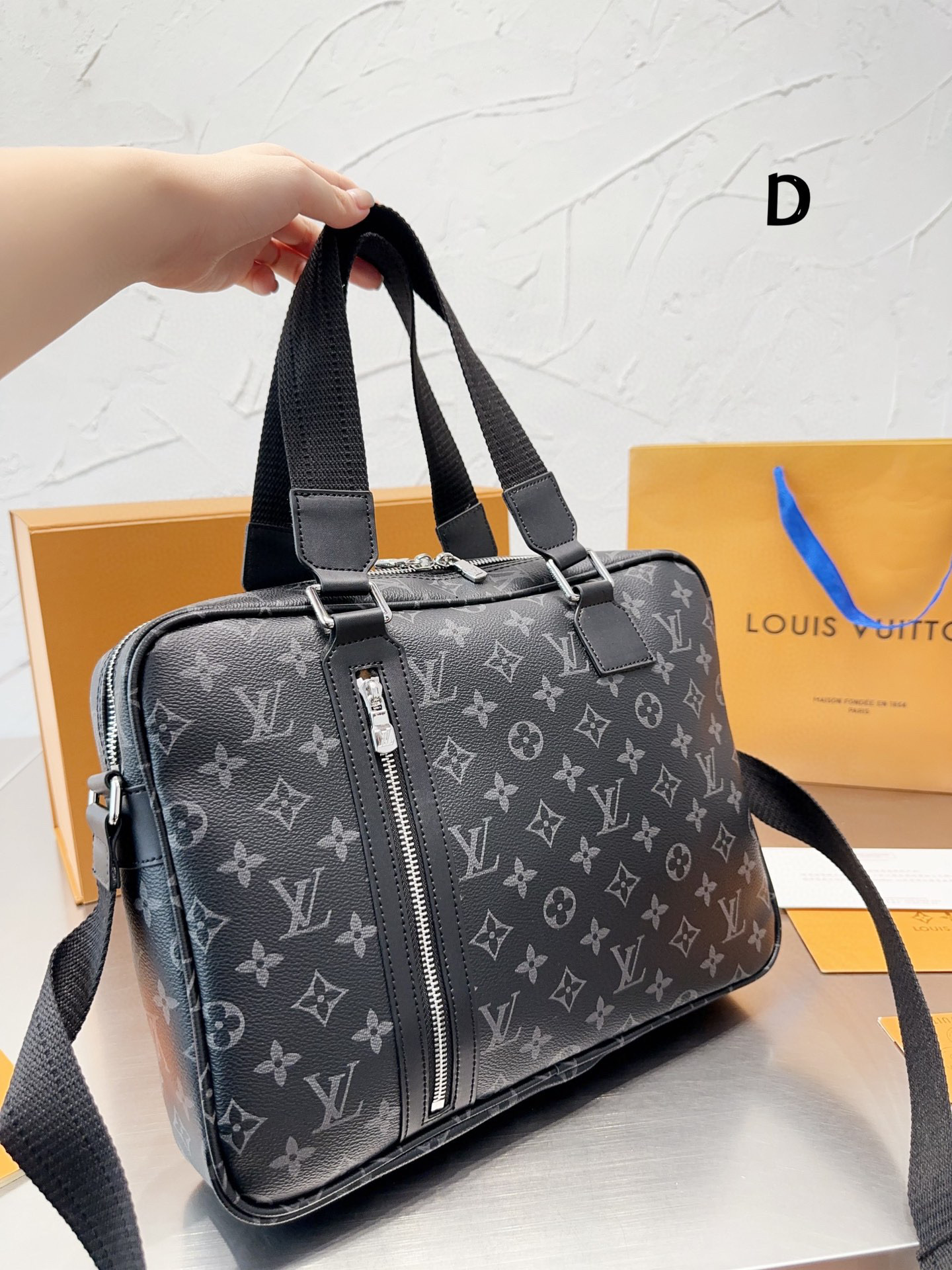 LV $88  code:15011 gallery