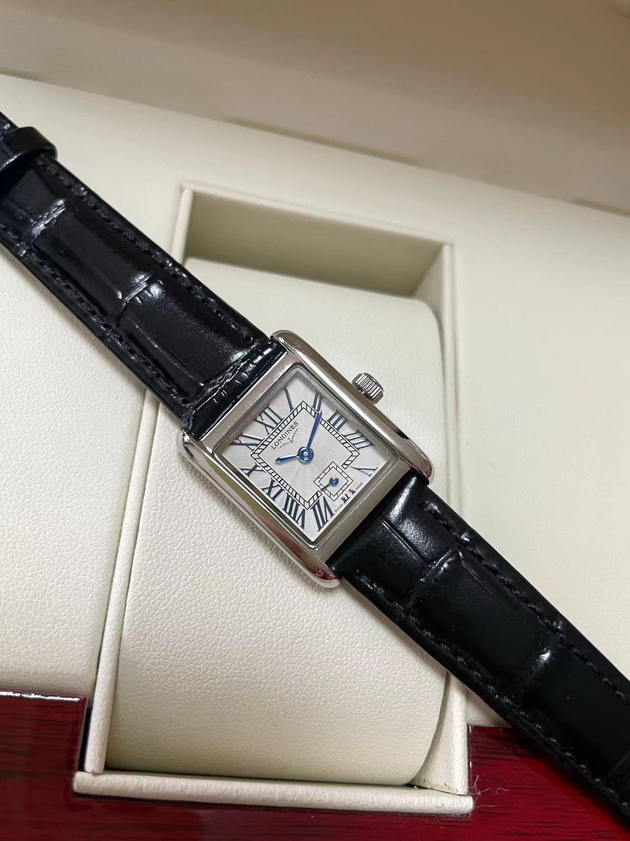 Longines   $125   CODE:91010 gallery