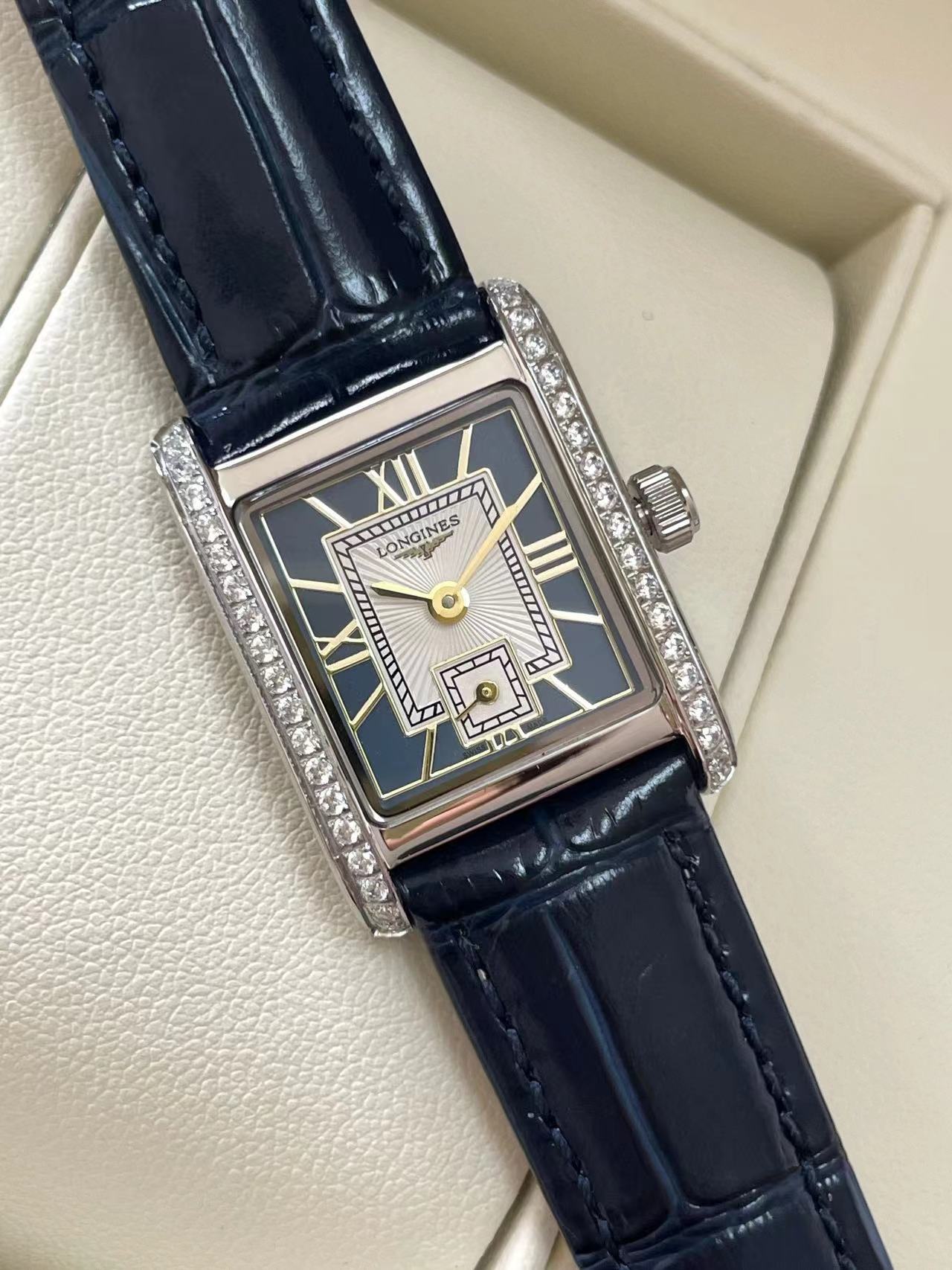 Longines   $125   CODE:91010 gallery