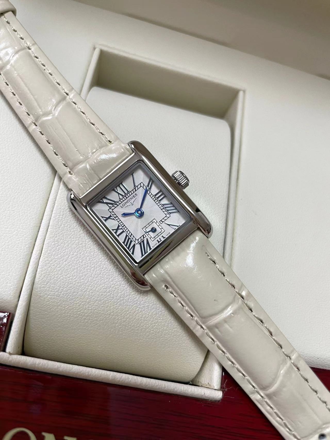 Longines   $125   CODE:91010 gallery