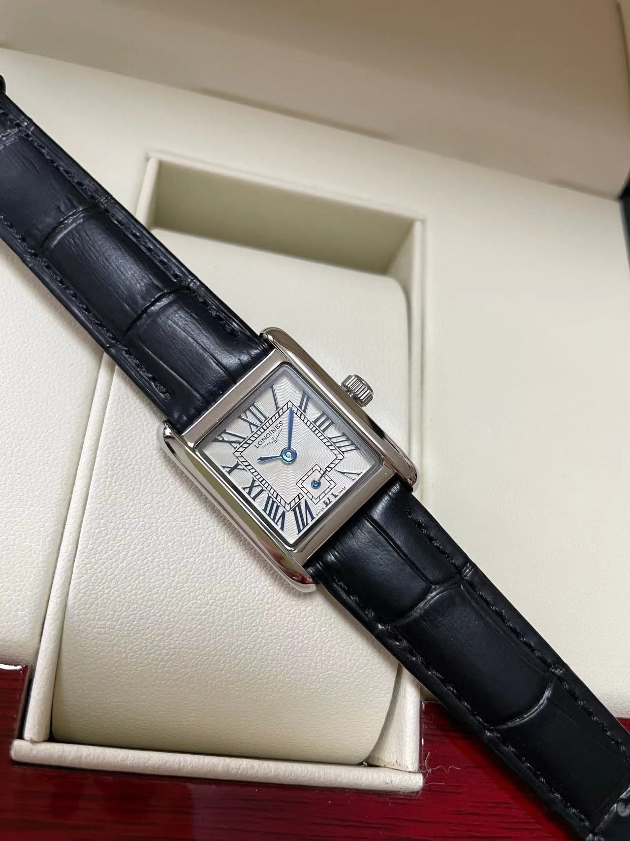 Longines   $125   CODE:91010 gallery