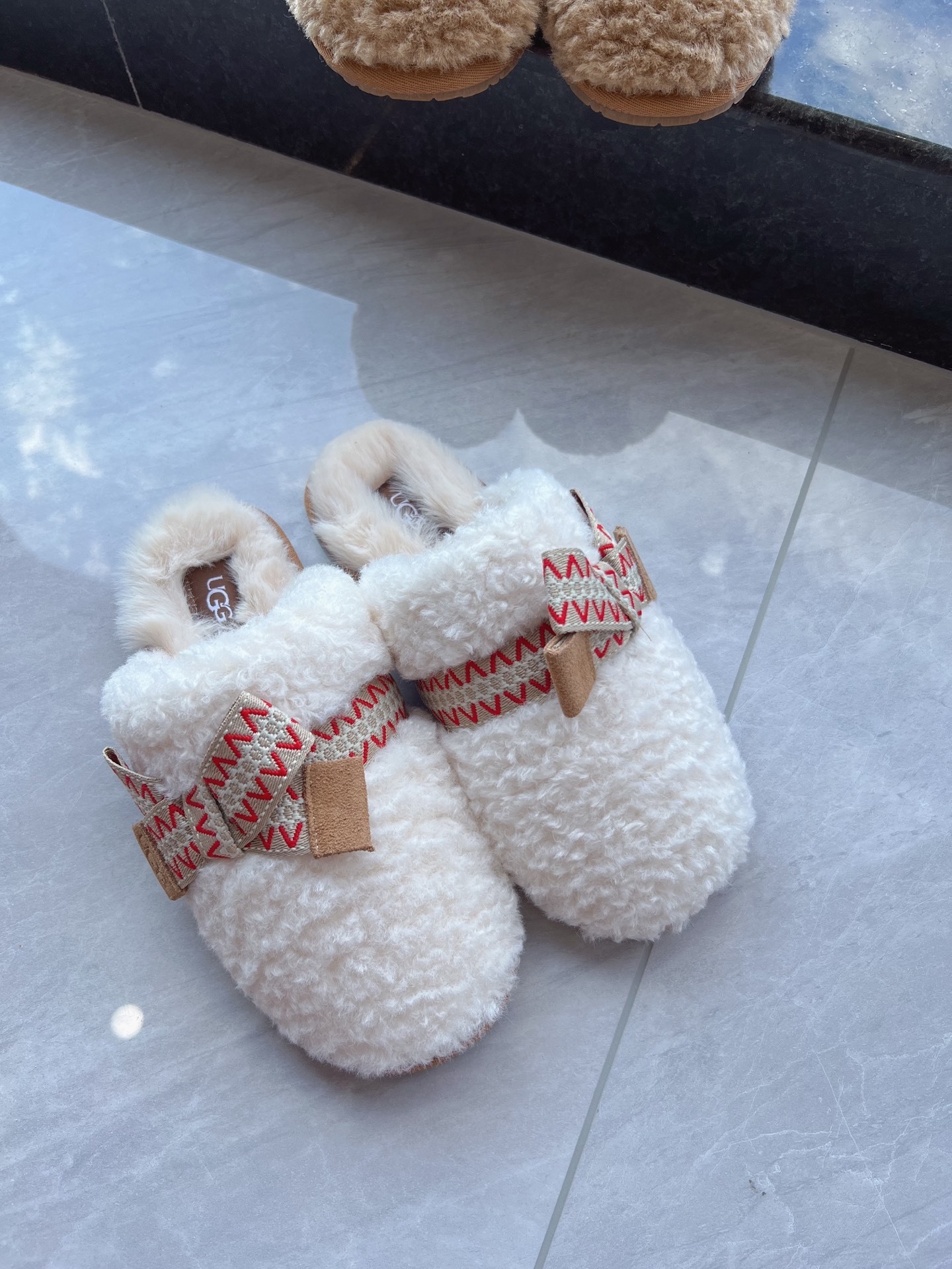 UGG   $62   ID:A0019 gallery
