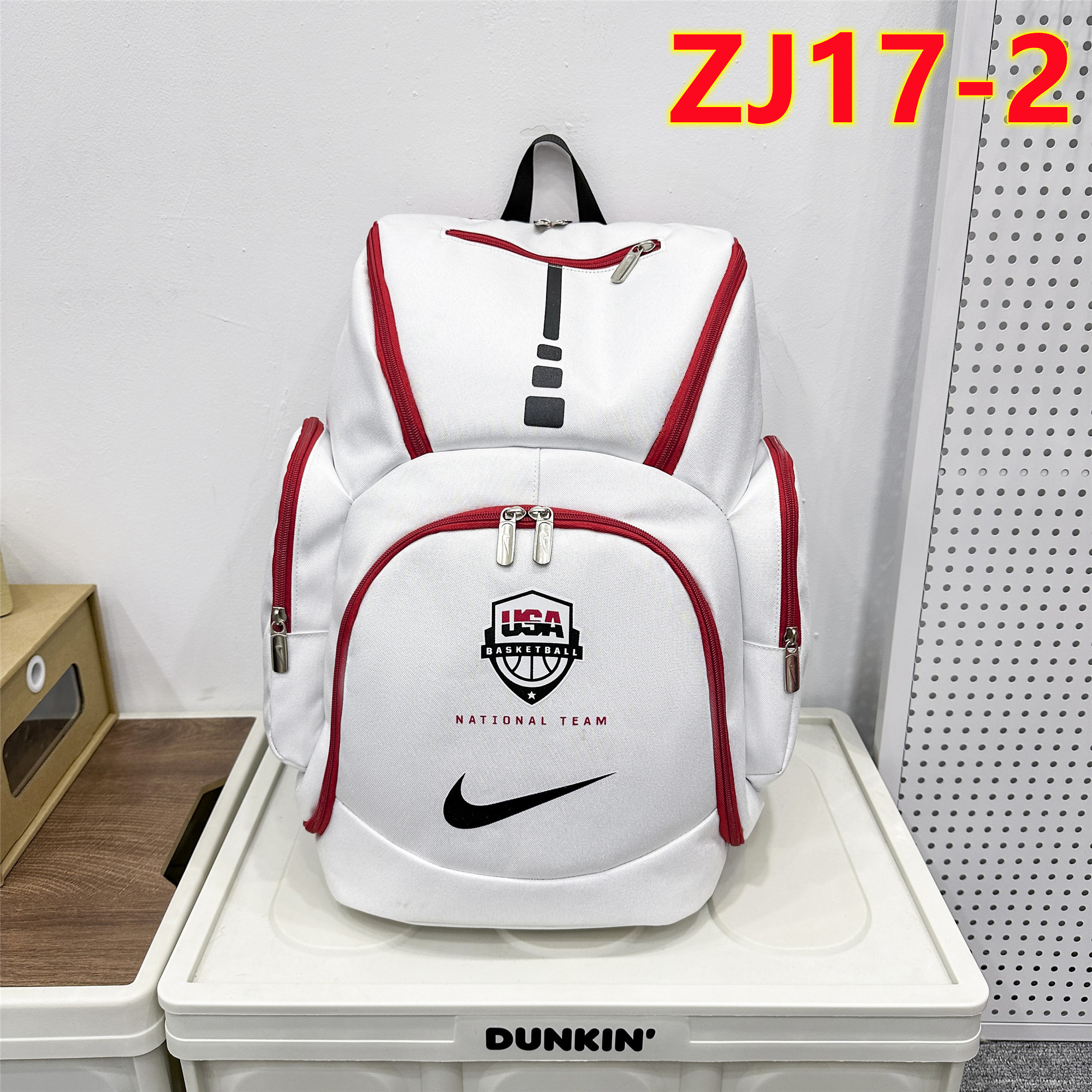 ZJ17-NIKE-Size：32X45X18CM-32USD gallery