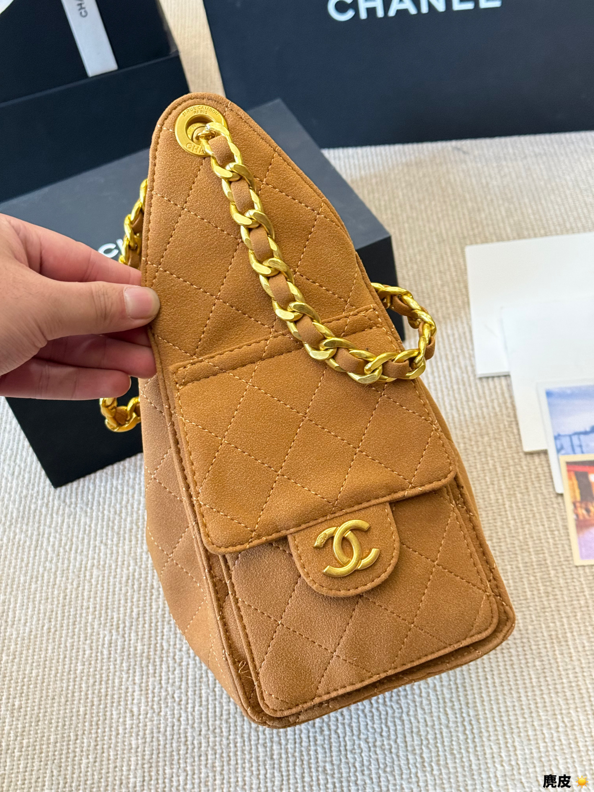 Chanel       $95      ID:8689 gallery