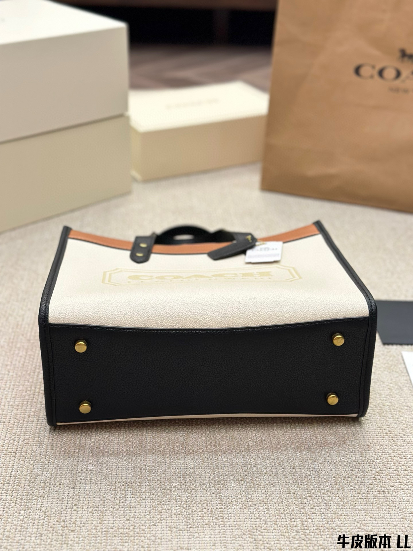 Coach  $72  code:15027 gallery